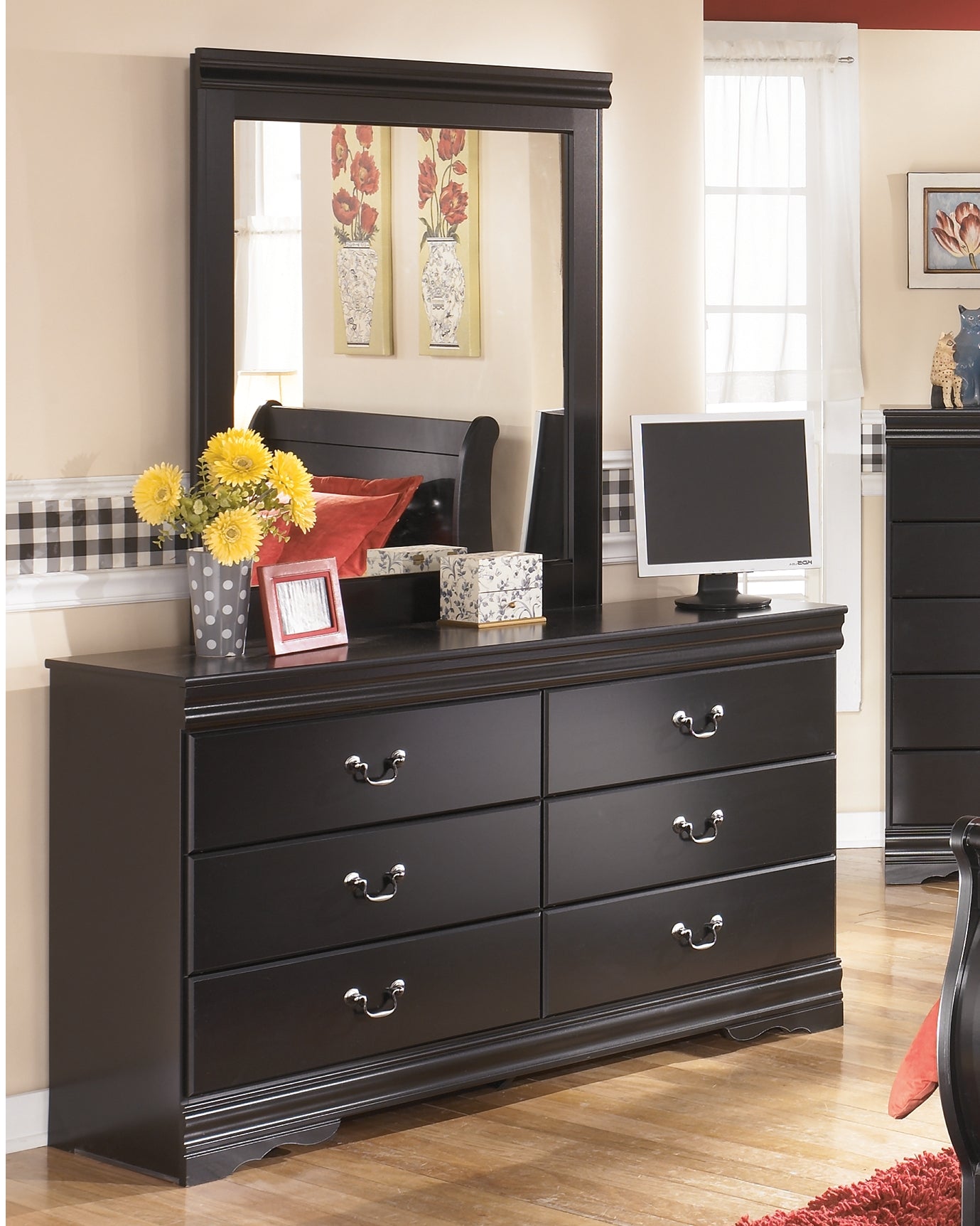 Furniture City Laplace - Ashley Furniture - Huey Vineyard Dresser and Mirror - Dresser and Mirror - B128B1