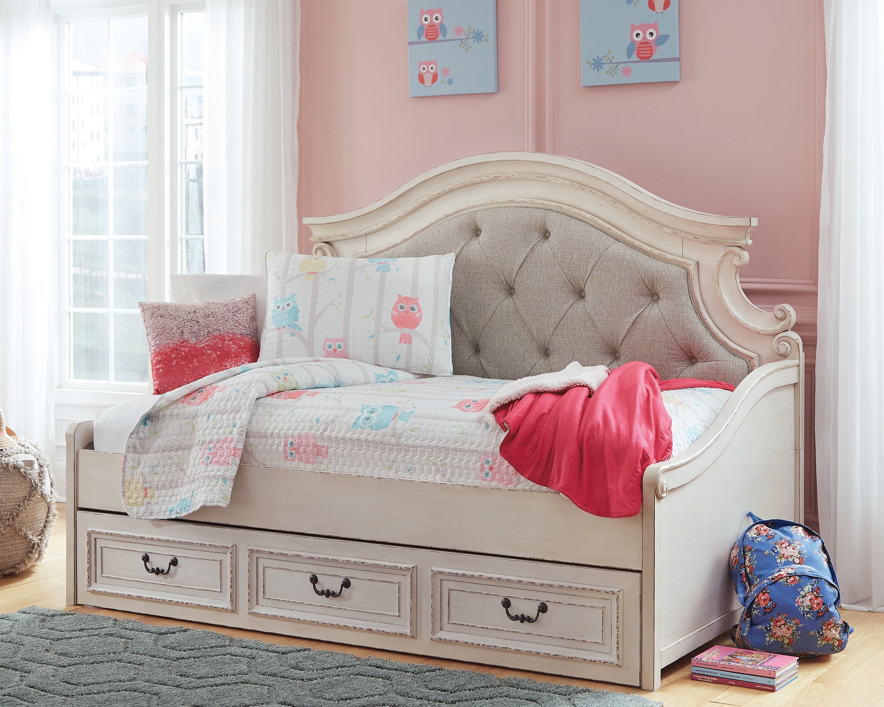 Furniture City Laplace - Ashley Furniture - Realyn Twin Daybed with 1 Large Storage Drawer - Twin Day Bed with 1 Large Storage Drawer - B743B15