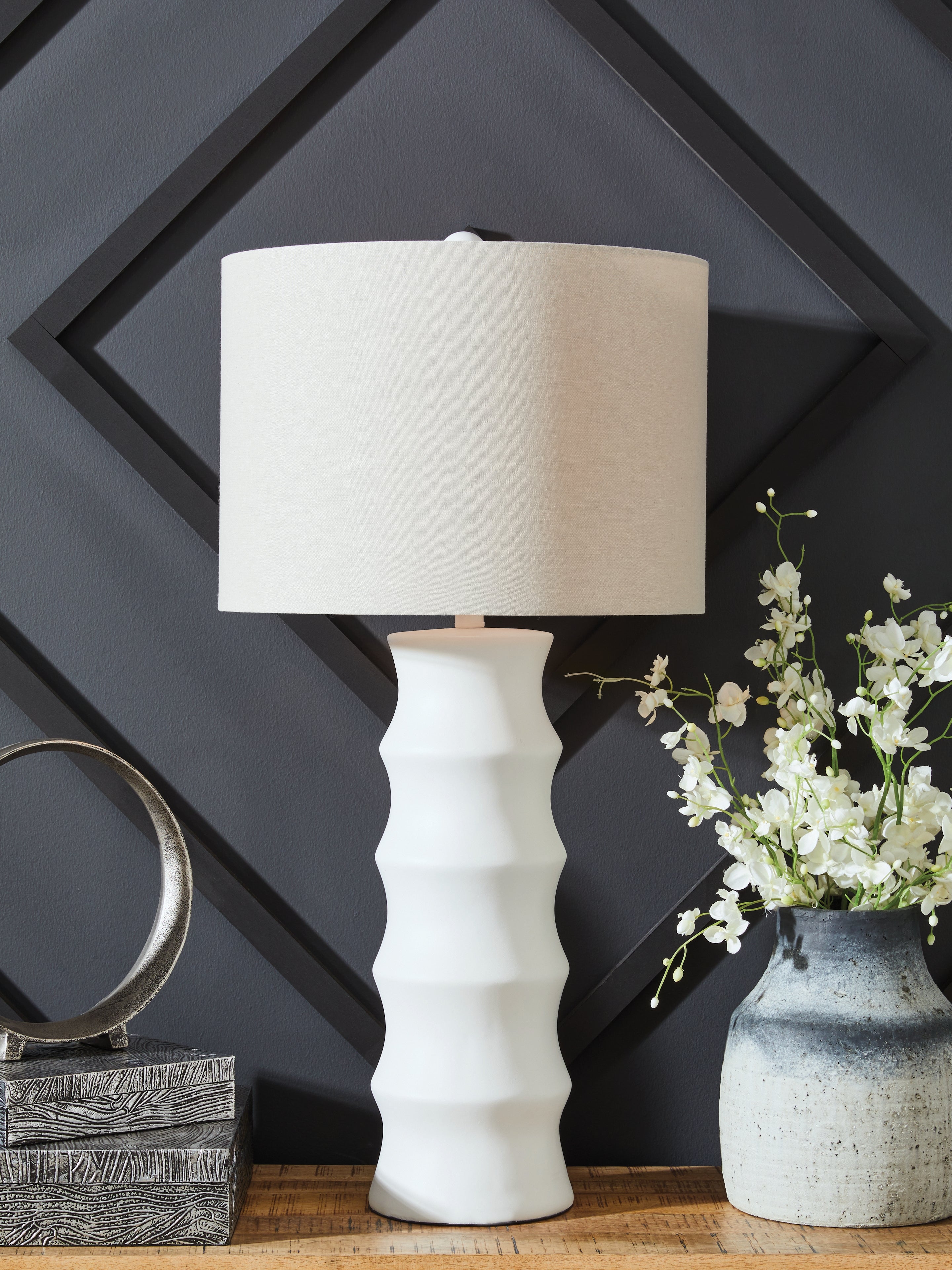 Furniture City Laplace - Ashley Furniture - Veraleigh Table Lamp - Poly Table Lamp (1/CN) - L235854