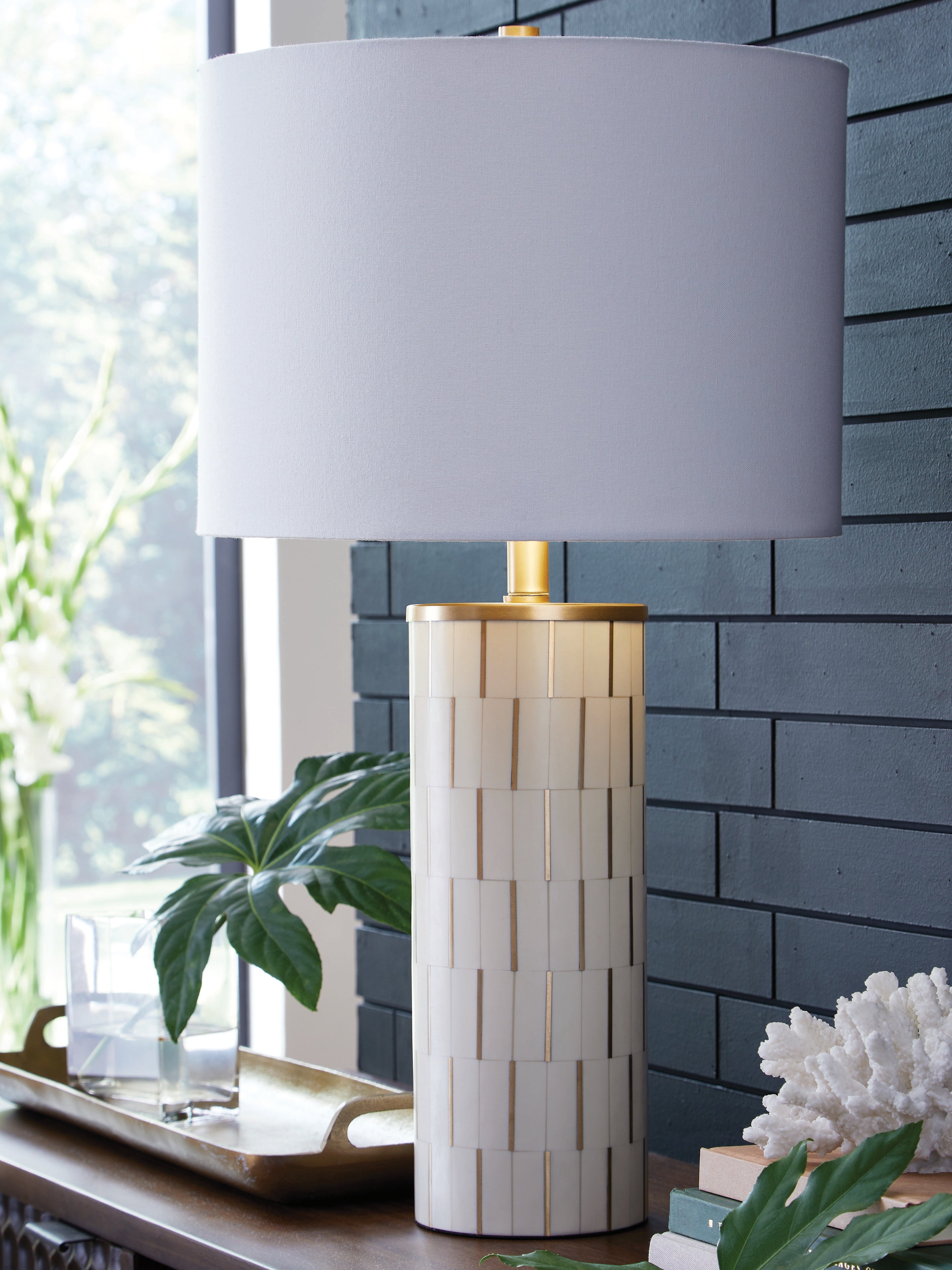 Furniture City Laplace - Ashley Furniture - Faridworth Table Lamp - Poly Table Lamp (1/CN) - L235954