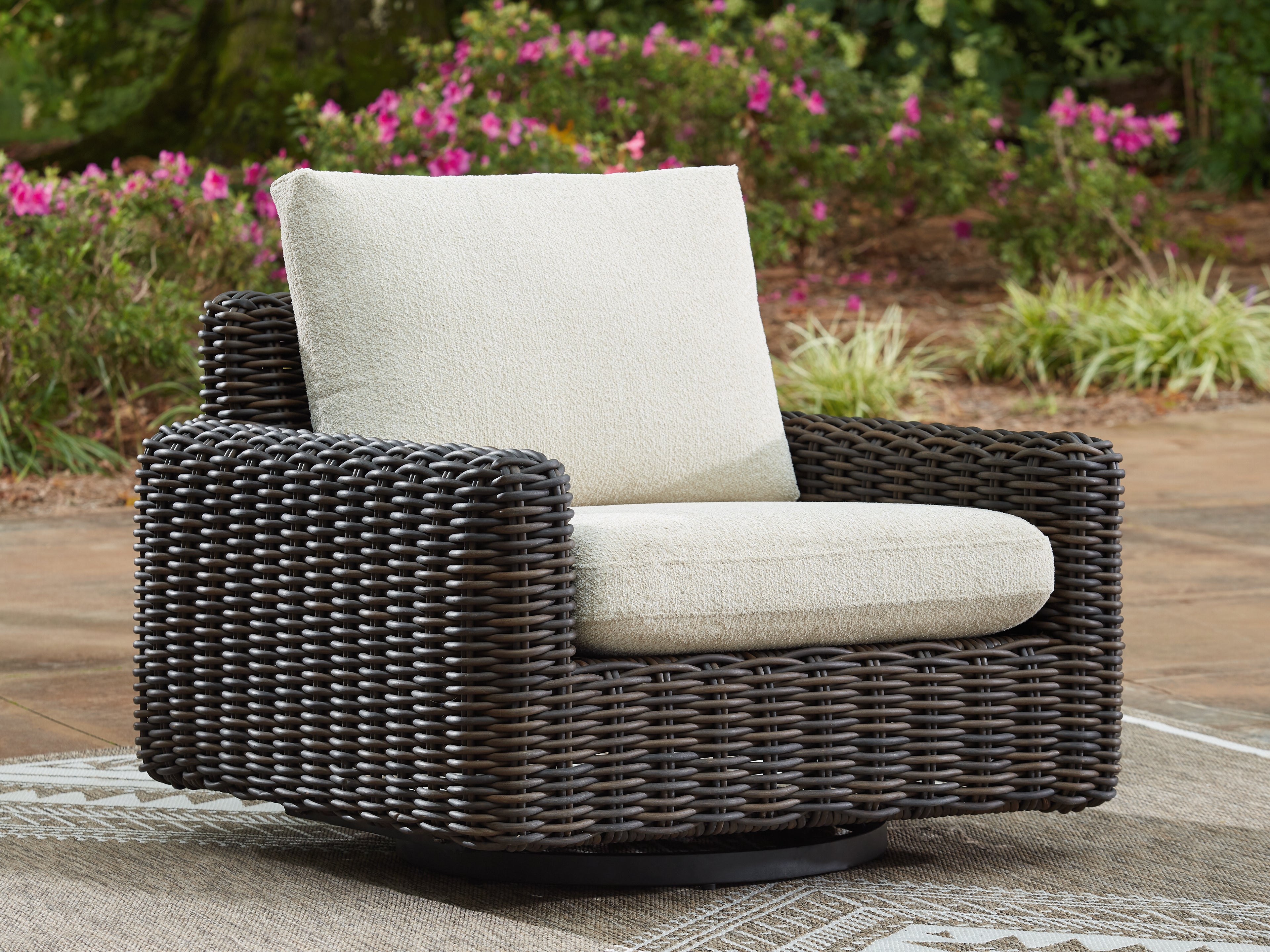 Furniture City Laplace - Ashley Furniture - Kimora Outdoor Swivel Lounge Chair - Swivel Glider Lounge w/Cushion - P711-821