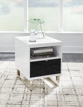 Furniture City Laplace - Ashley Furniture - Gardoni Chairside End Table - Chair Side End Table - T756-7