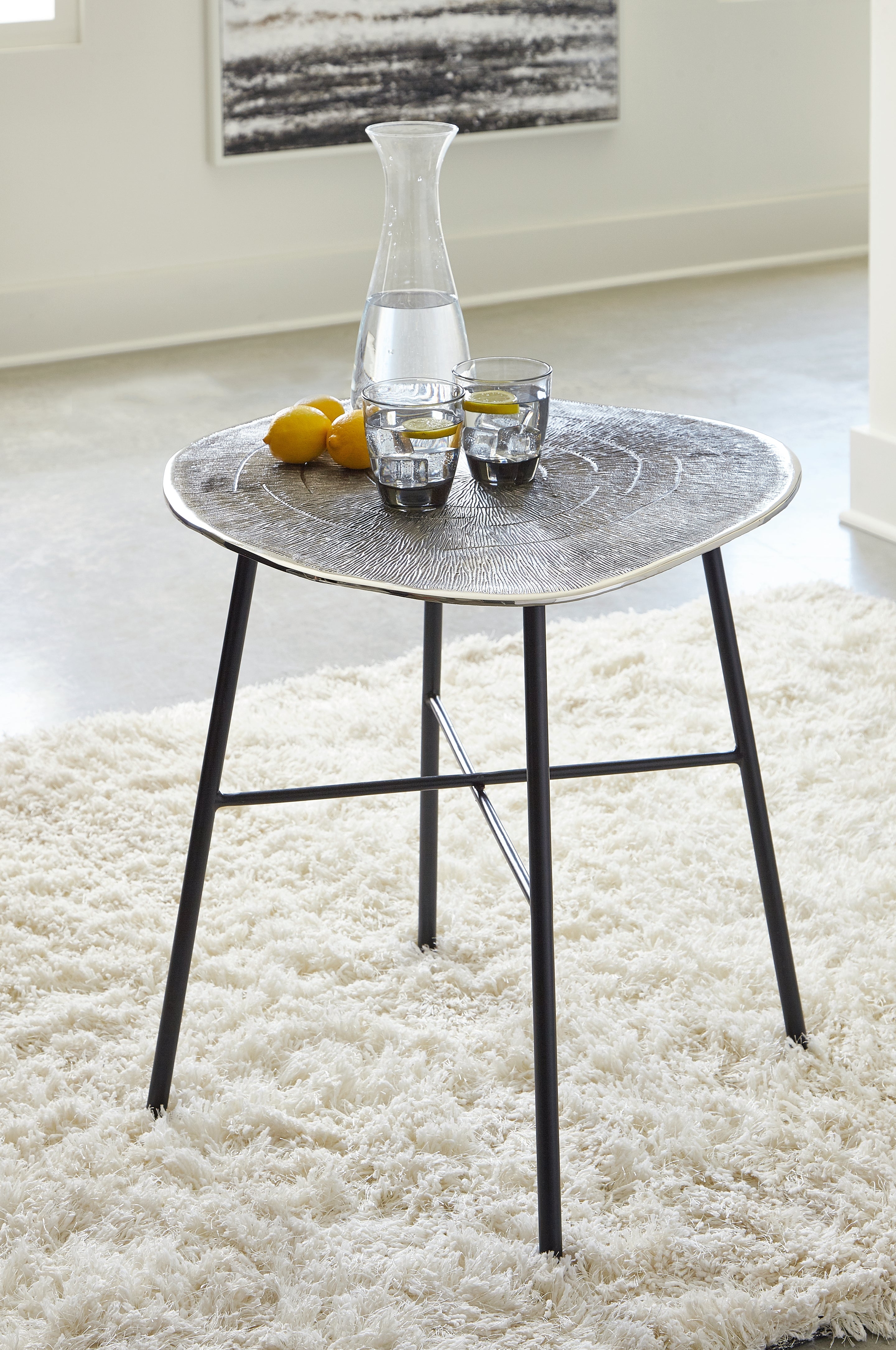 Furniture City Laplace - Ashley Furniture - Laverford End Table - Round End Table - T836-6