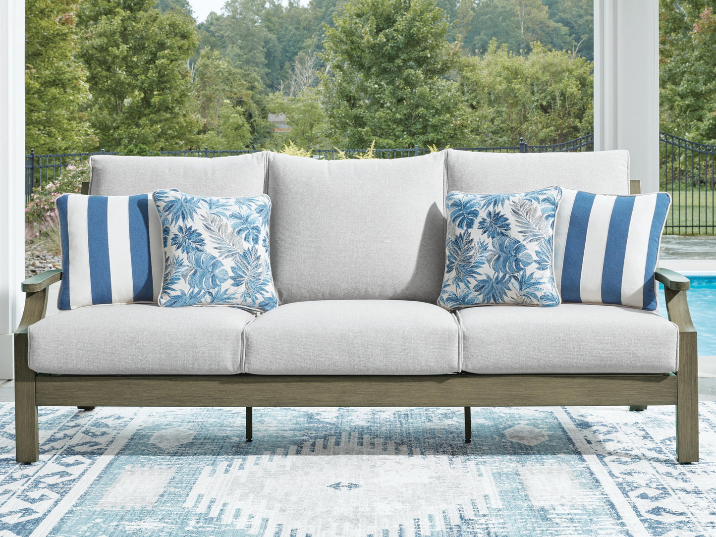 Rainier Ranch - Sofa With Cushion - Brown / Beige
