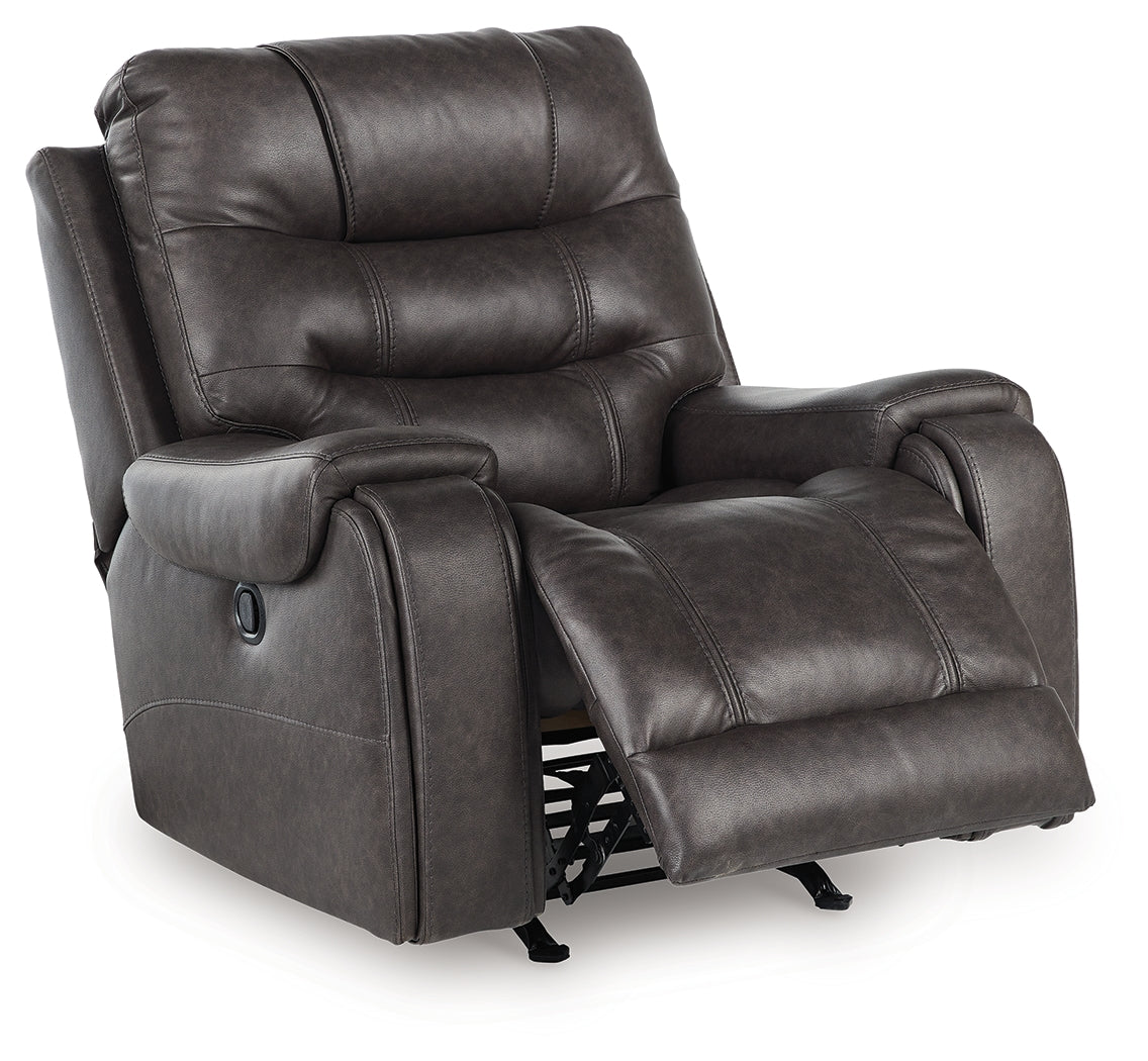 FemleyLiving Room