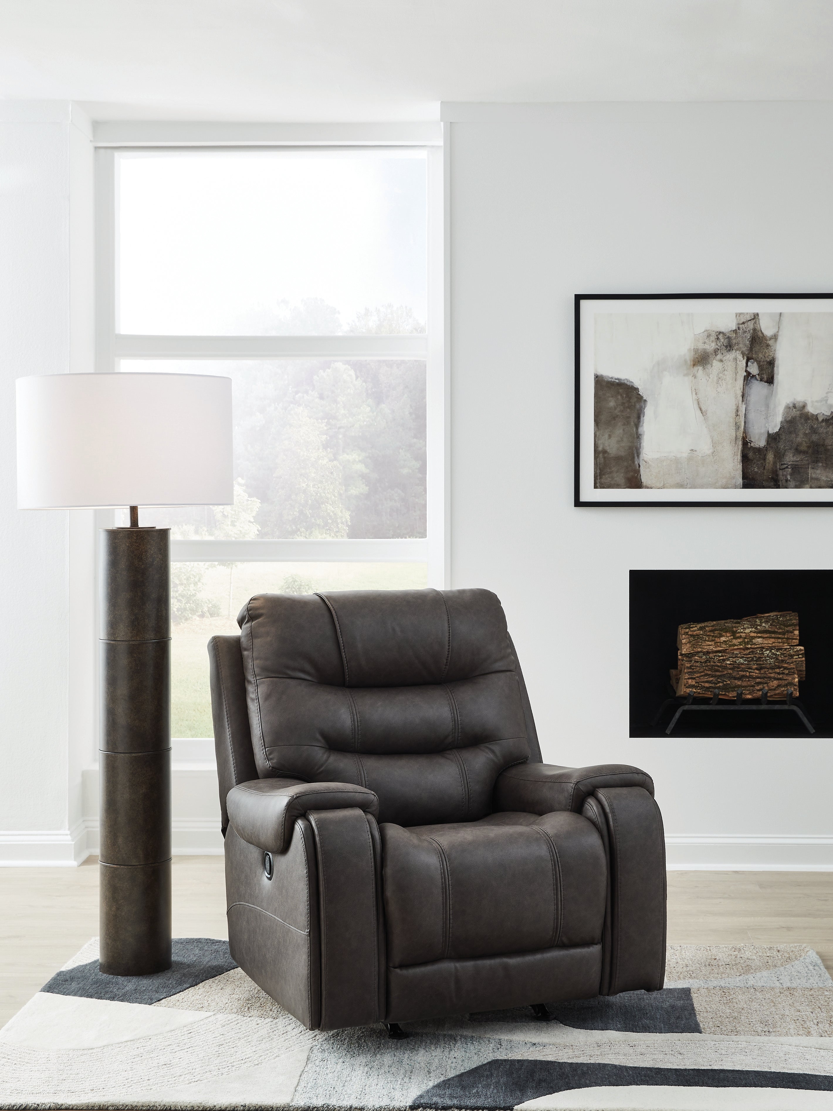 FemleyLiving Room
