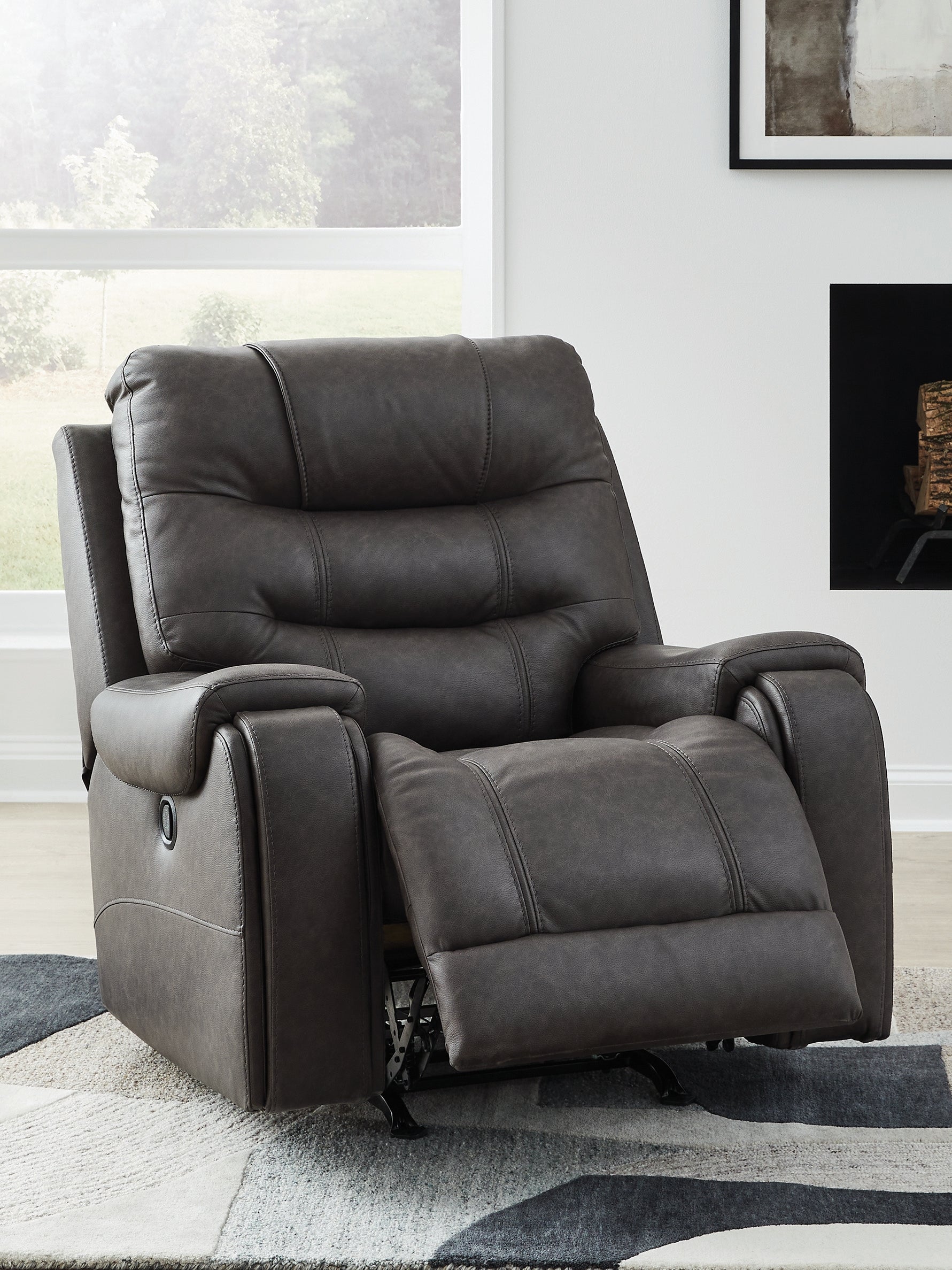 FemleyLiving Room