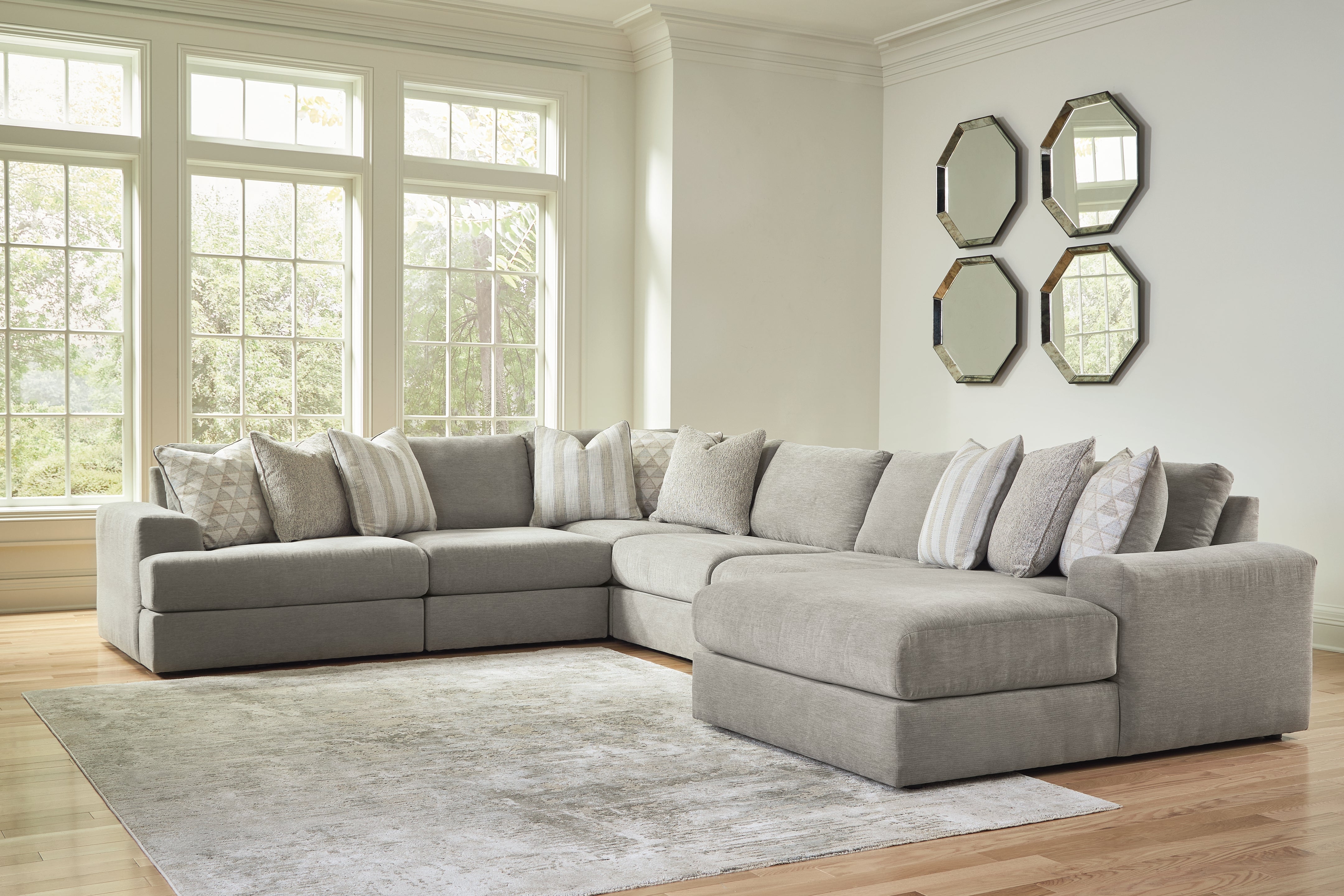 Furniture City Laplace - Ashley Furniture - Avaliyah Sectionals - RAF 6-Piece Sectional with Chaise - 58103S12