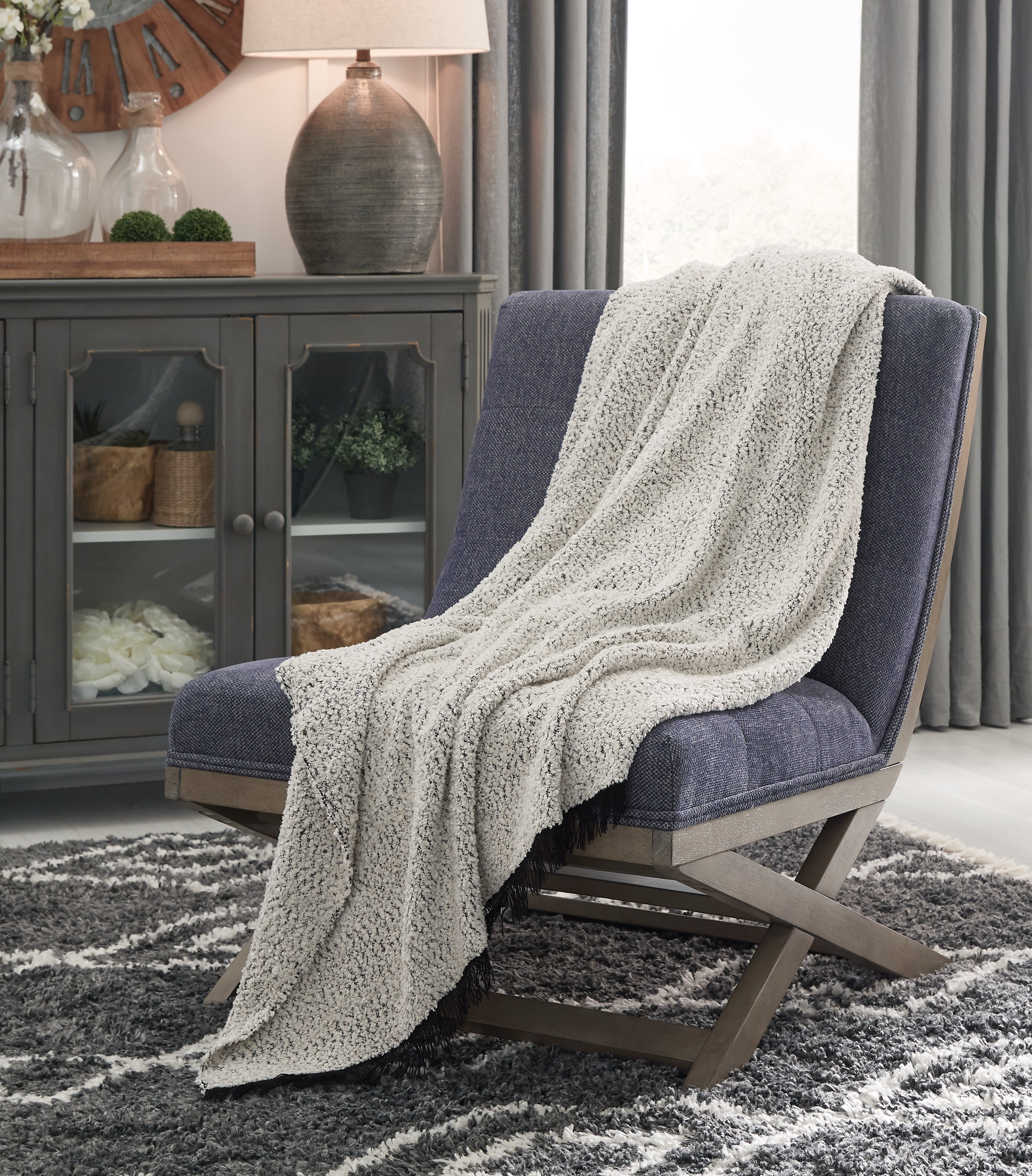 Furniture City Laplace - Ashley Furniture - Leonita Throw - Throw (3/CS) - A1000769
