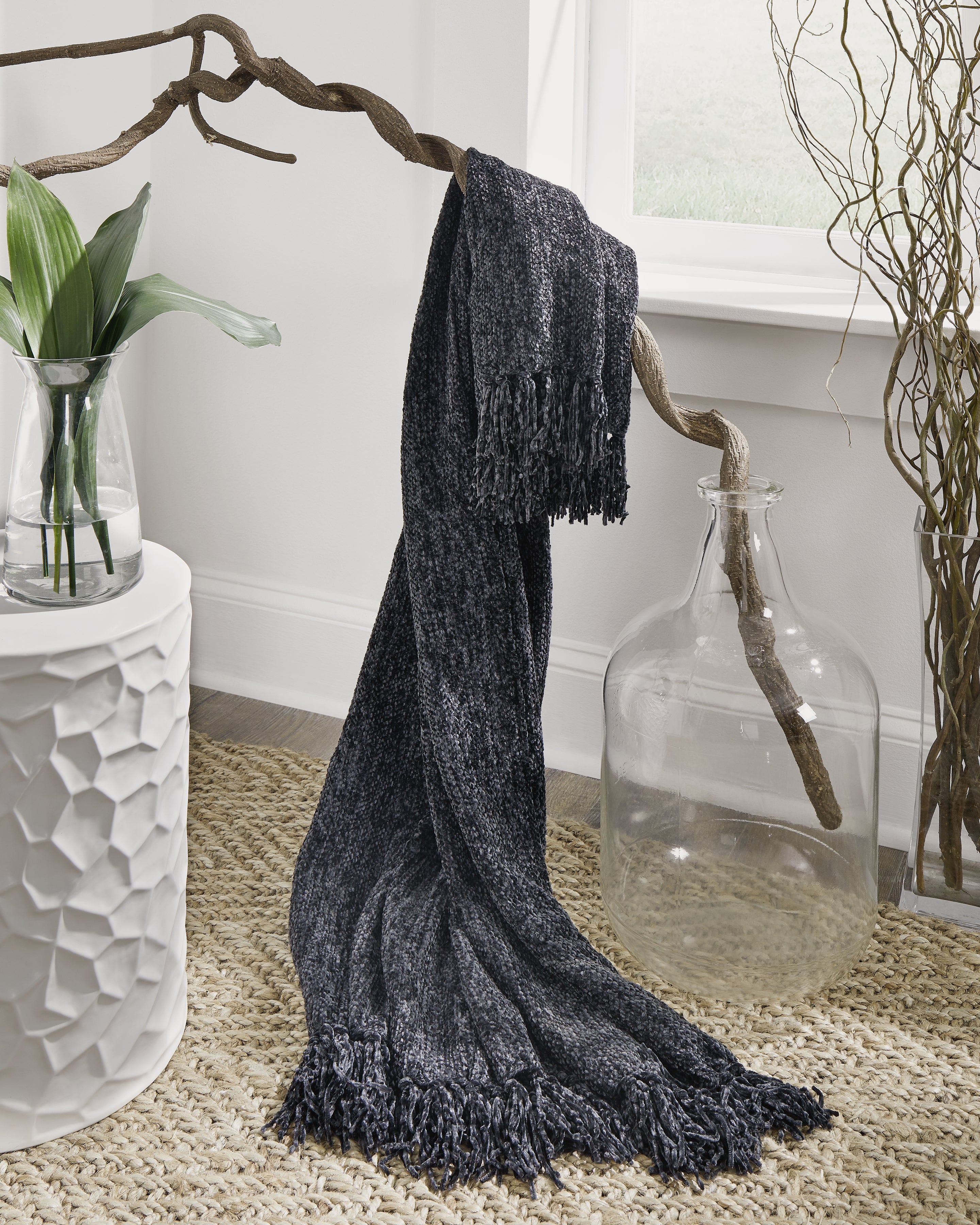 Furniture City Laplace - Ashley Furniture - Tamish Throw (Set of 3) - Throw (3/CS) / Black - A1001027