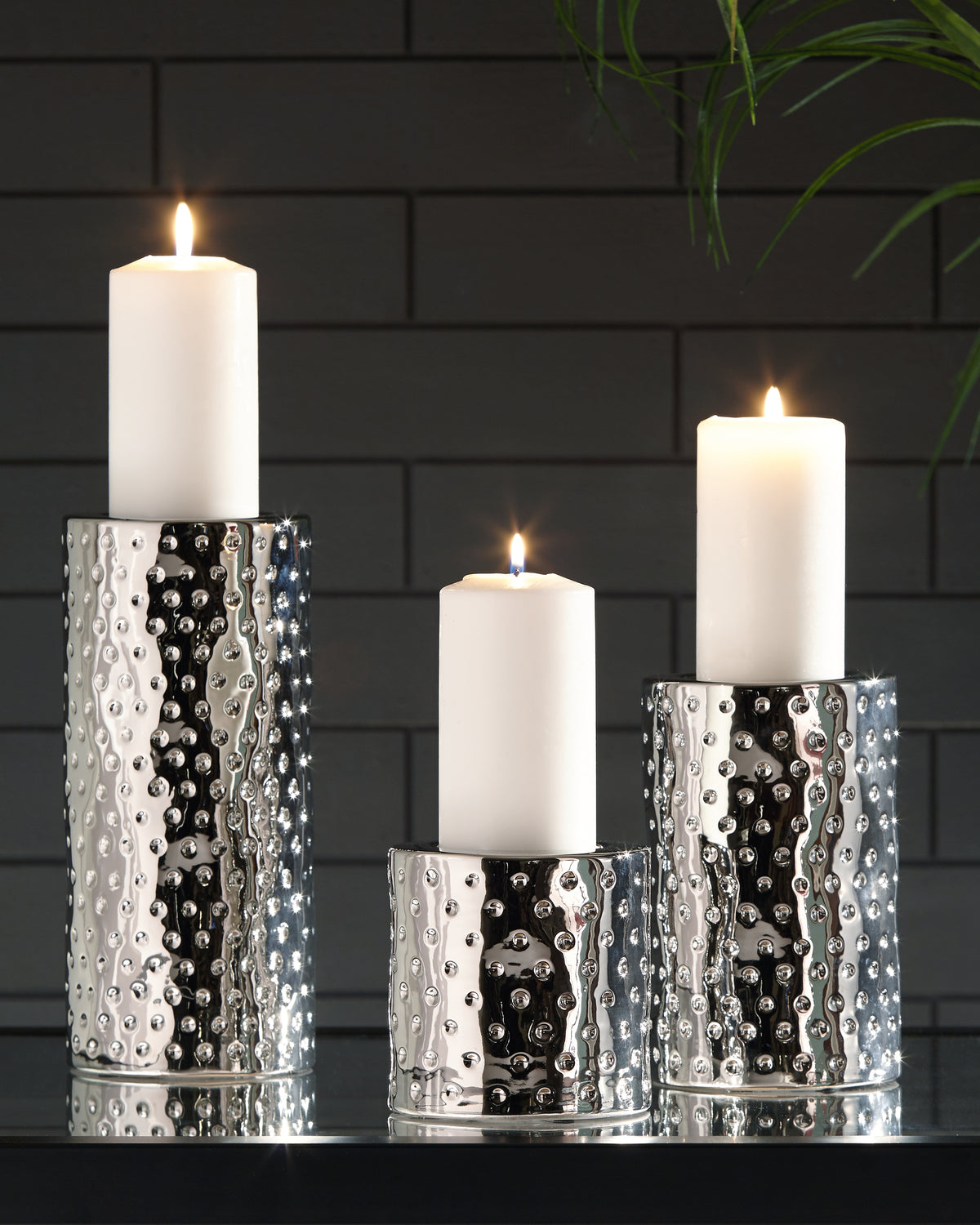 Furniture City Laplace - Ashley Furniture - Marisa Candle Holder - Candle Holder Set (3/CN) / Silver Finish - A2000460