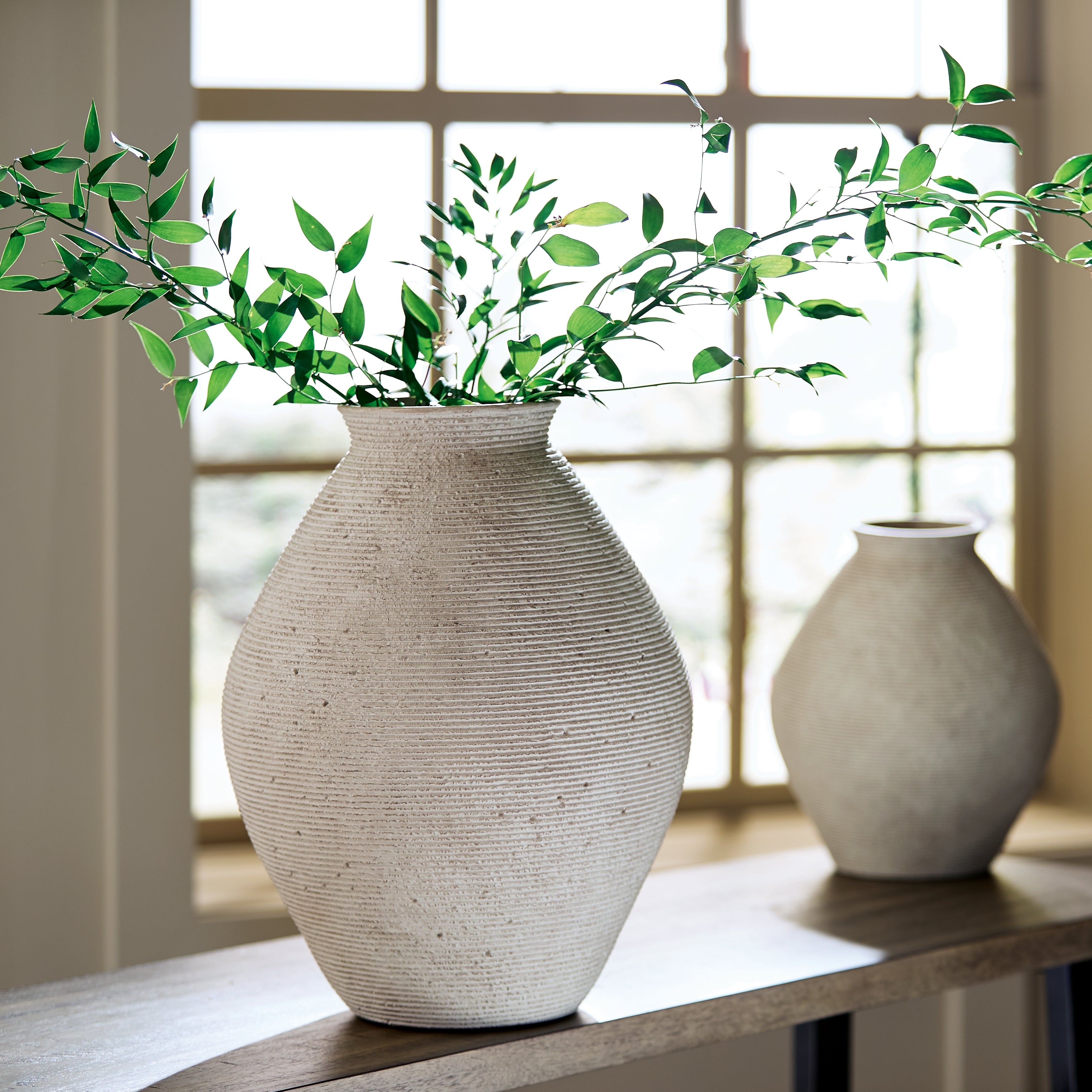 Furniture City Laplace - Ashley Furniture - Hannela Vase - Vase / Antique Brown - A2000511