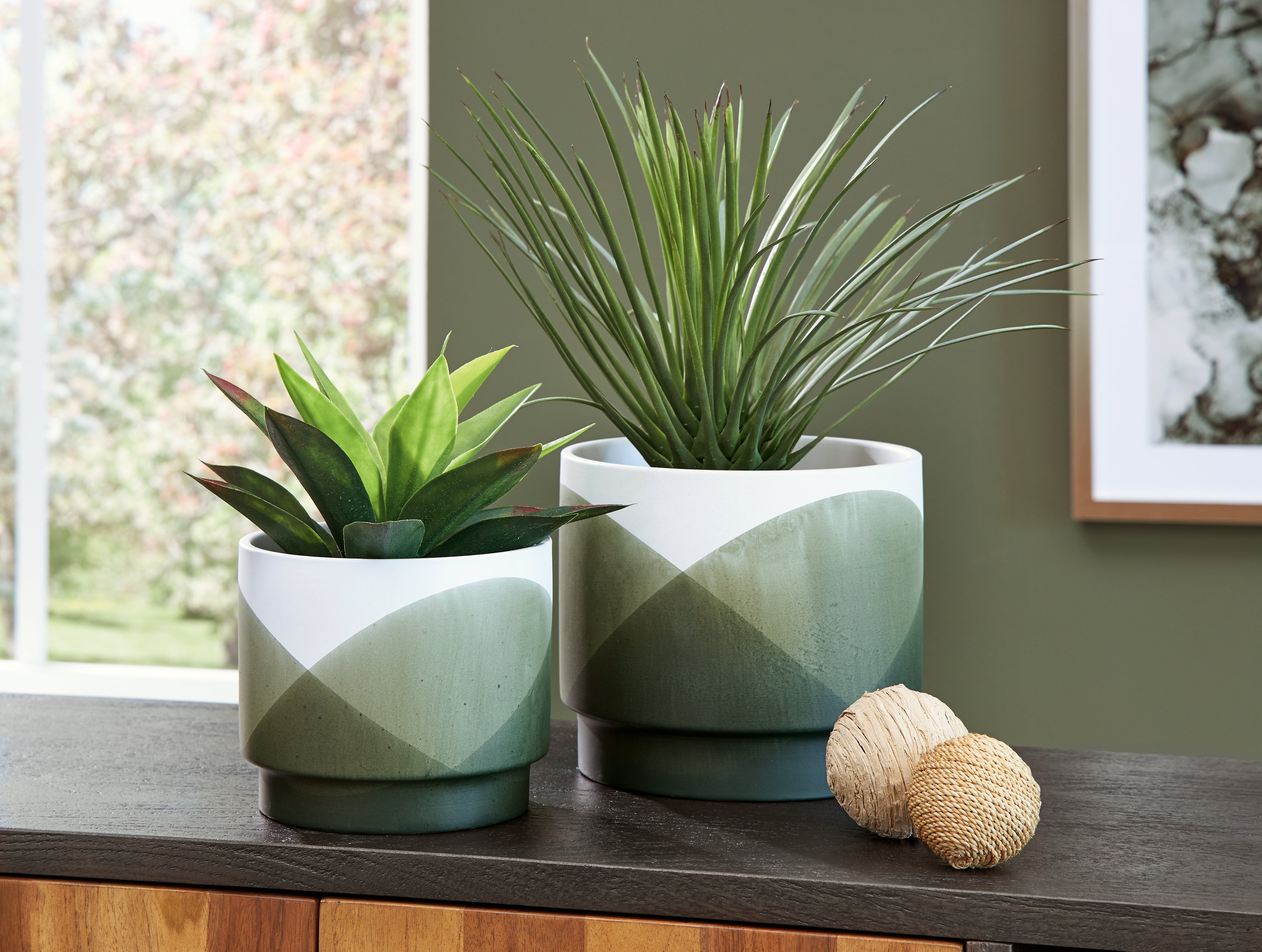 Furniture City Laplace - Ashley Furniture - Ardenridge Planter (Set of 2) - Planter Set (Set of 2) / Green/White - A2000579