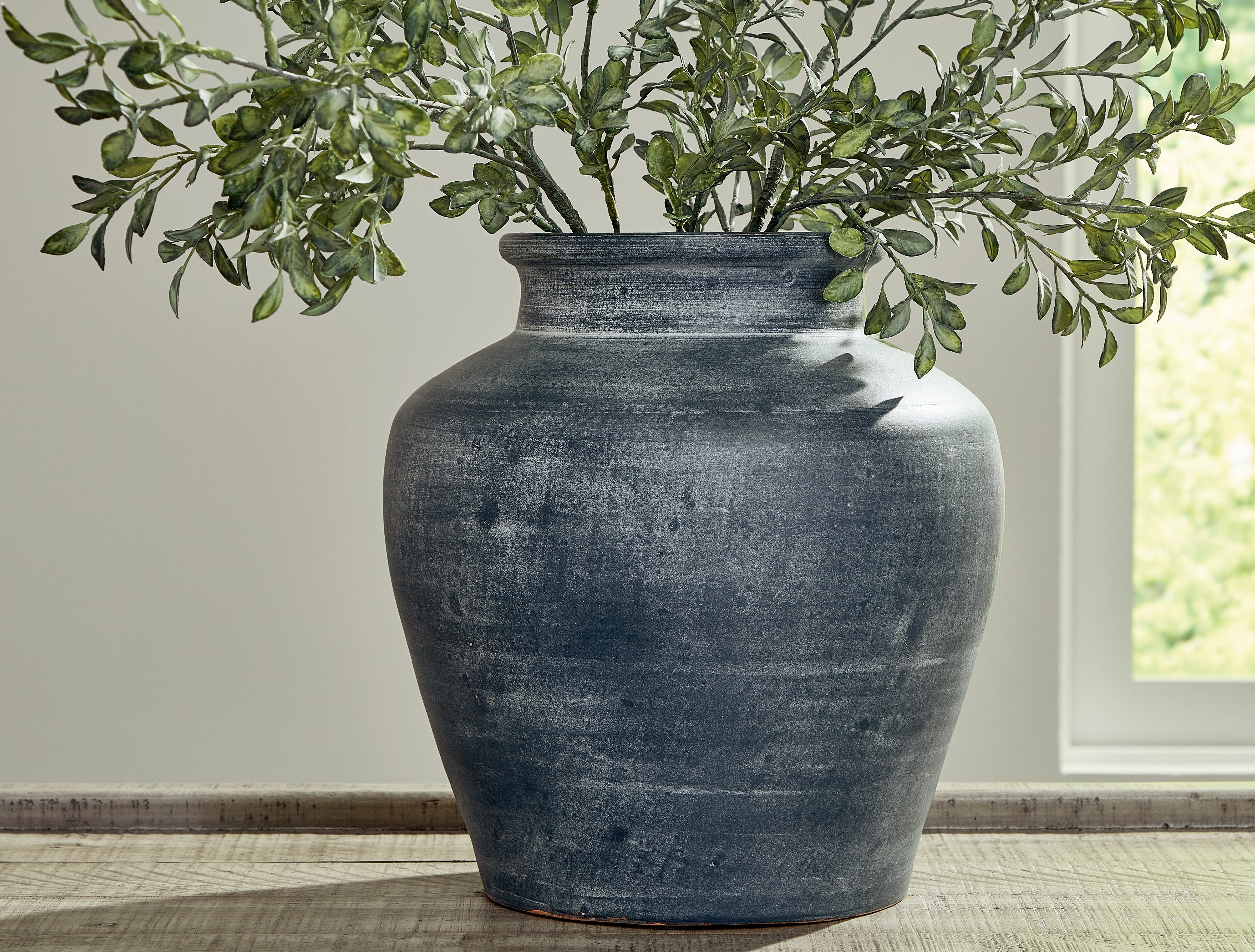 Furniture City Laplace - Ashley Furniture - Meadie Vase - Vase - A2000629