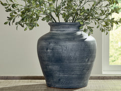 Furniture City Laplace - Ashley Furniture - Meadie Vase - Vase - A2000629