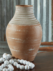 Furniture City Laplace - Ashley Furniture - Reclove Vase - Vase - A2000642