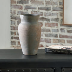Furniture City Laplace - Ashley Furniture - Brickmen Vase - Vase - A2000657