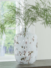 Furniture City Laplace - Ashley Furniture - Keelton Vase - Vase - A2000759