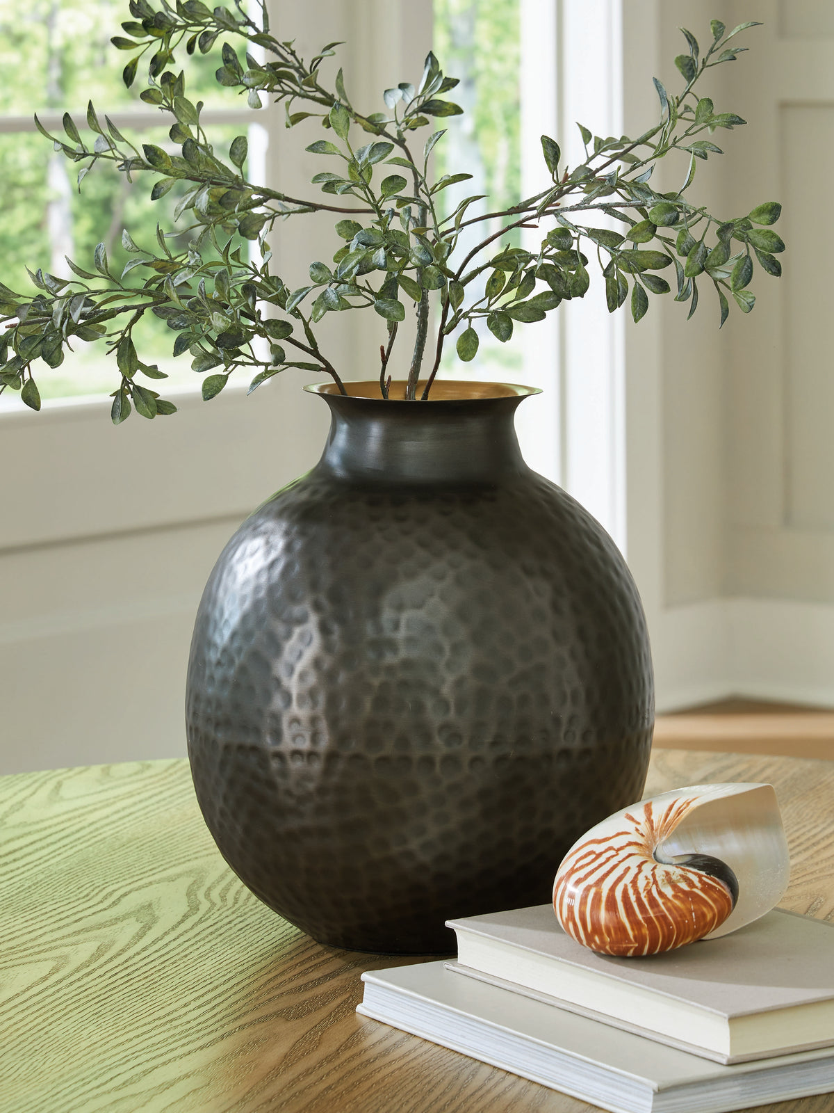 Furniture City Laplace - Ashley Furniture - Woody Vase - Vase - A2000844