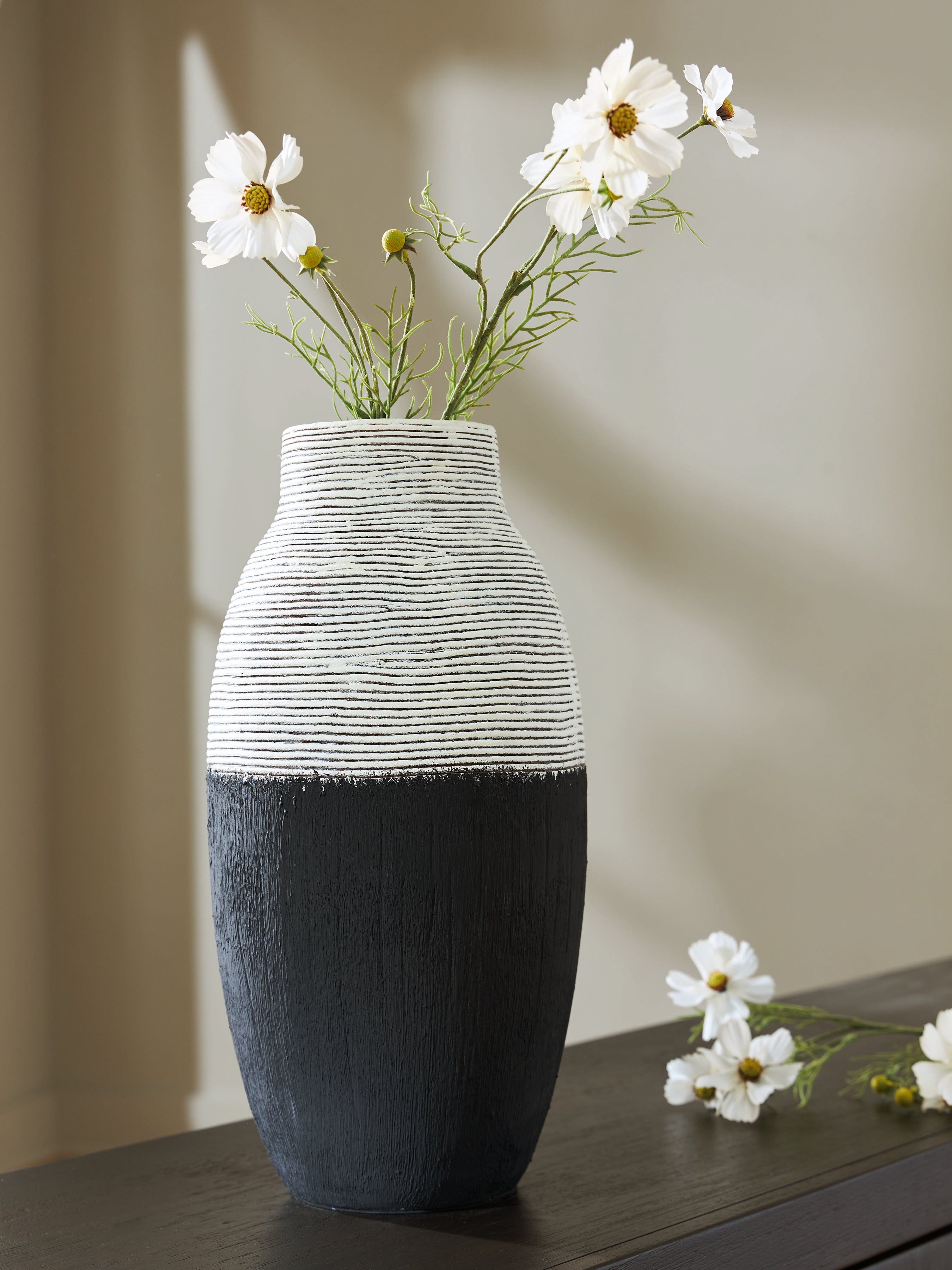 Furniture City Laplace - Ashley Furniture - Girtha Vase - Vase - A2000877
