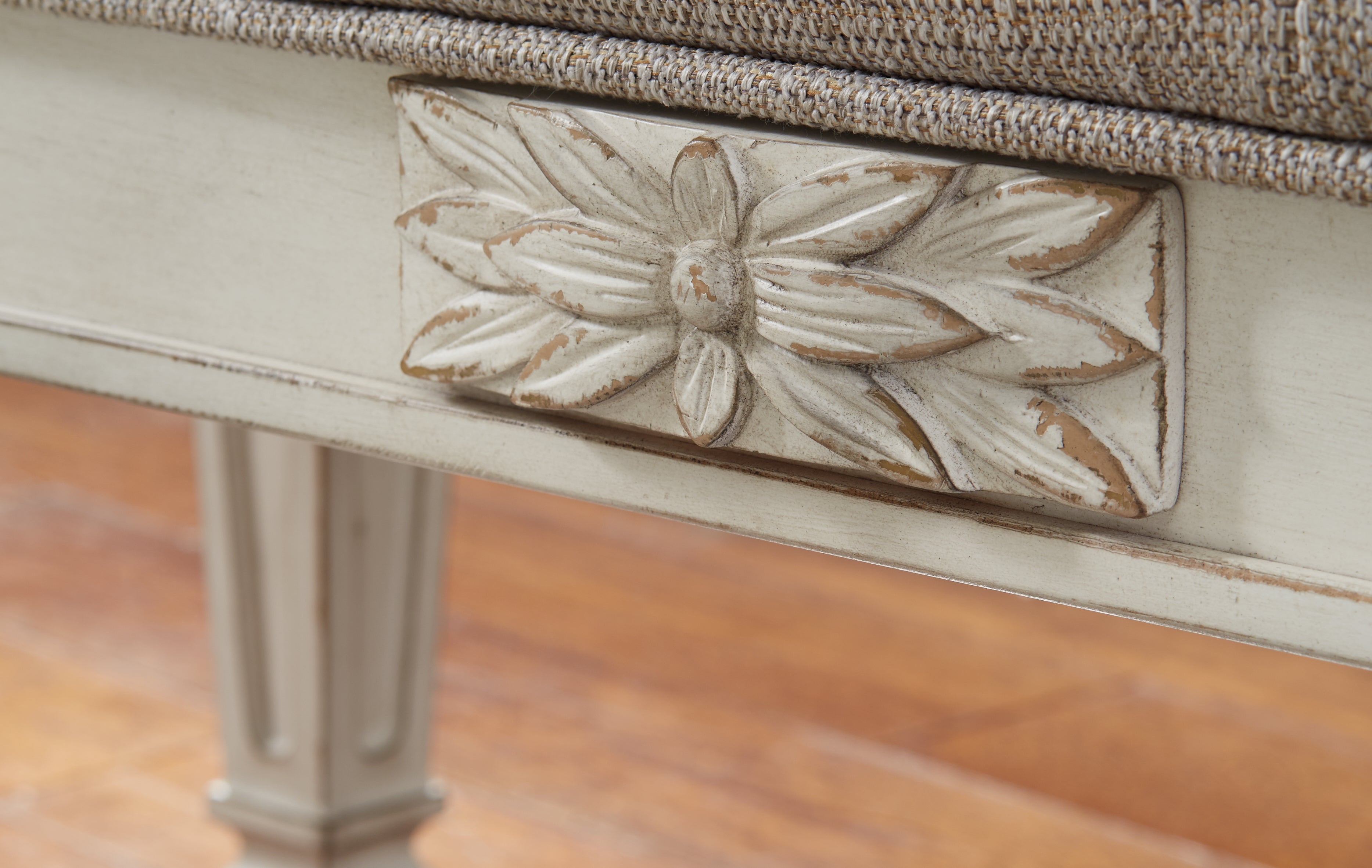 Furniture City Laplace - Ashley Furniture - Realyn Accent Bench - Accent Bench / Antique White / 46"W x 16"D x 26"H - A3000157