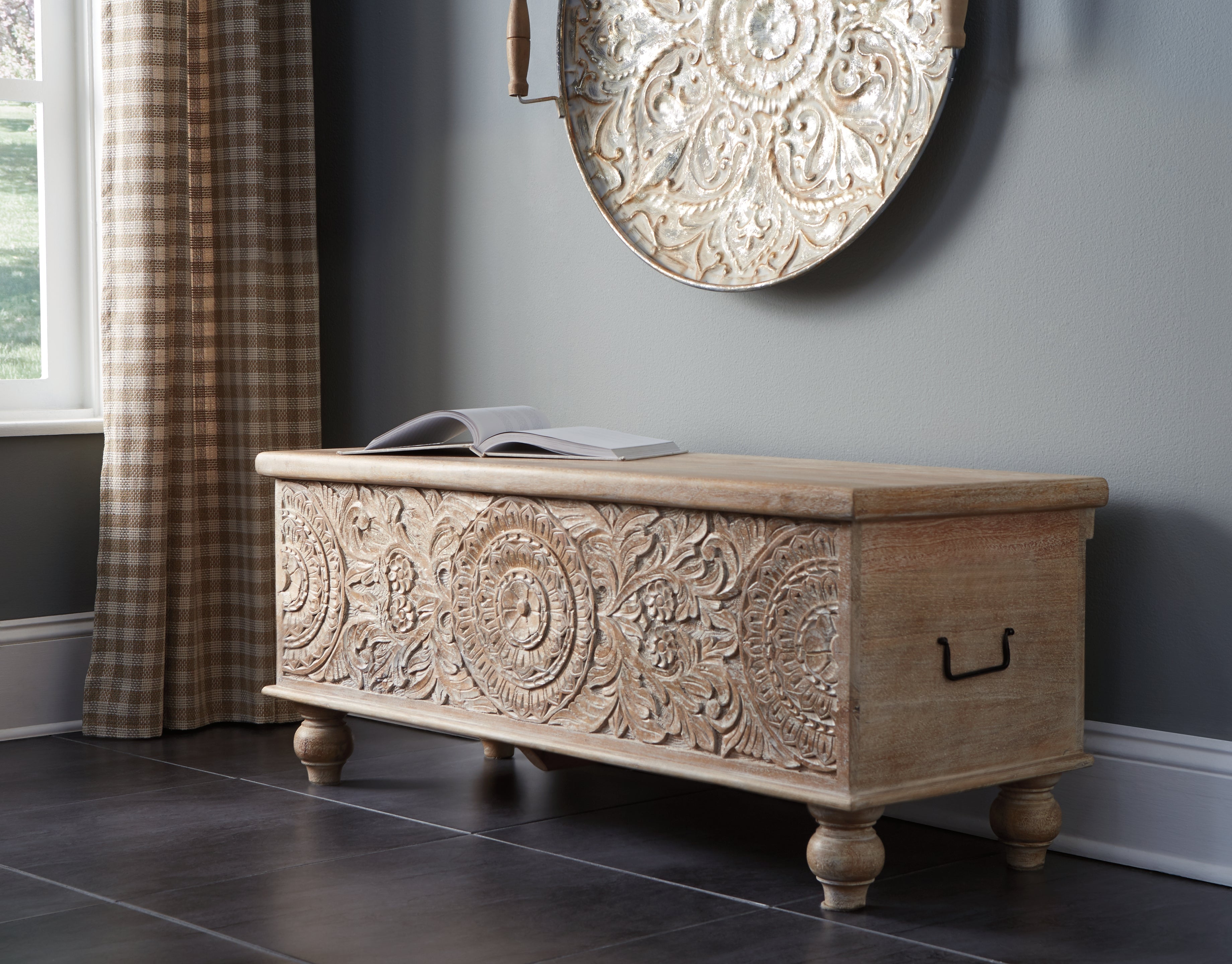 Furniture City Laplace - Ashley Furniture - Fossil Ridge Storage Bench - Storage Bench / Beige / 44"W x 17"D x 17"H - A4000039
