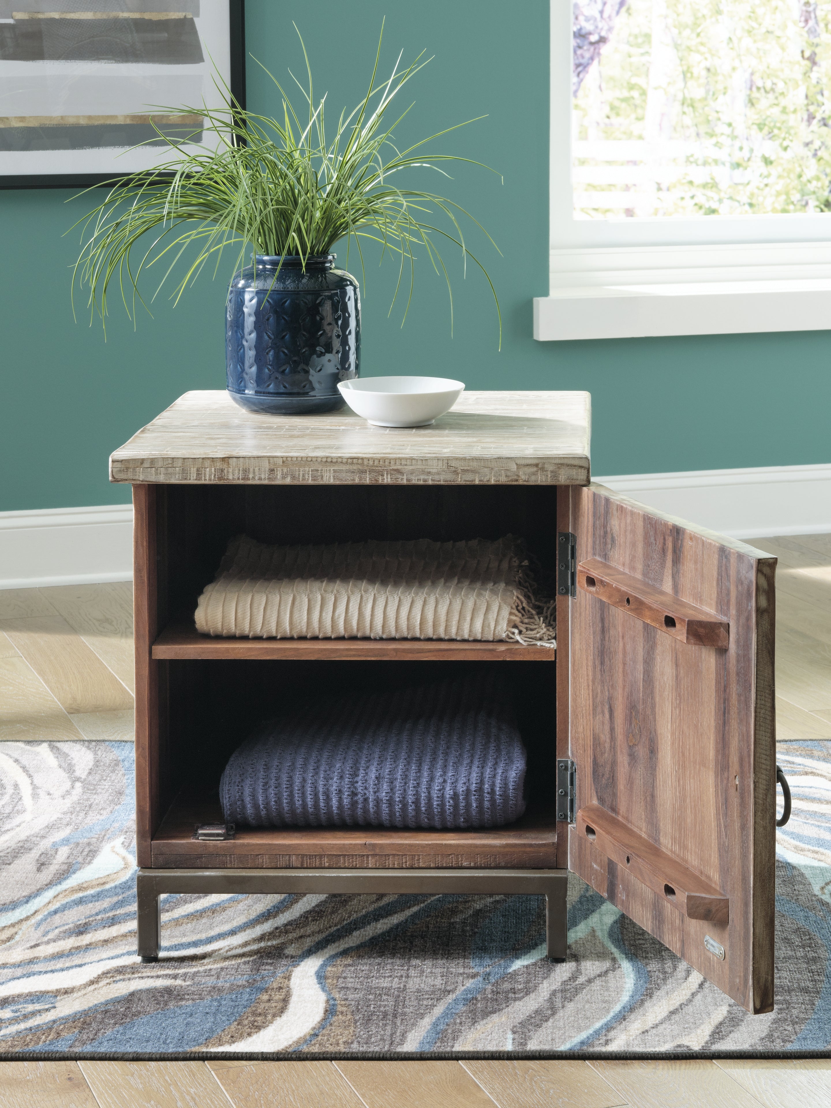 Furniture City Laplace - Ashley Furniture - Laddford Accent Cabinet - Accent Cabinet - A4000506