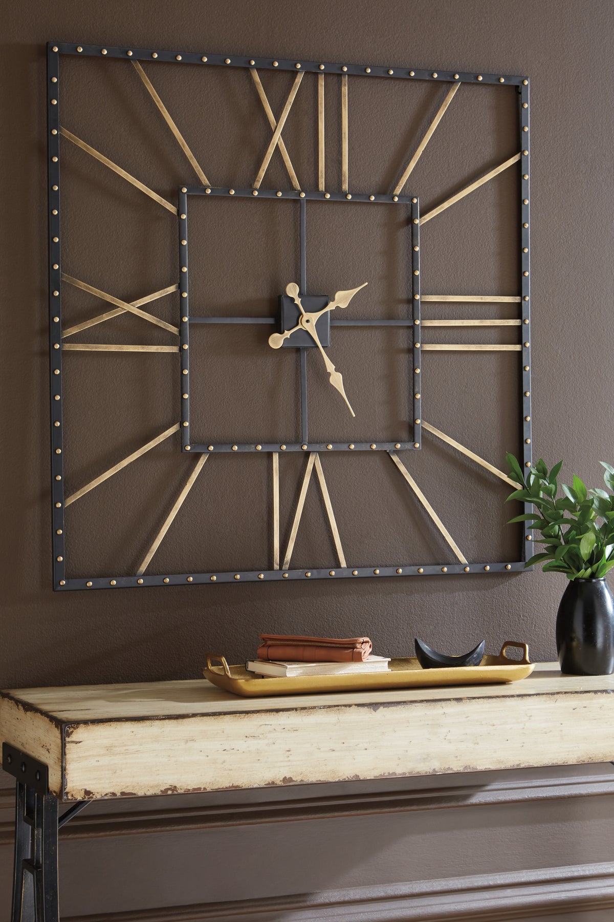 Furniture City Laplace - Ashley Furniture - Thames Wall Decor - Wall Clock / Black/Gold Finish - A8010112