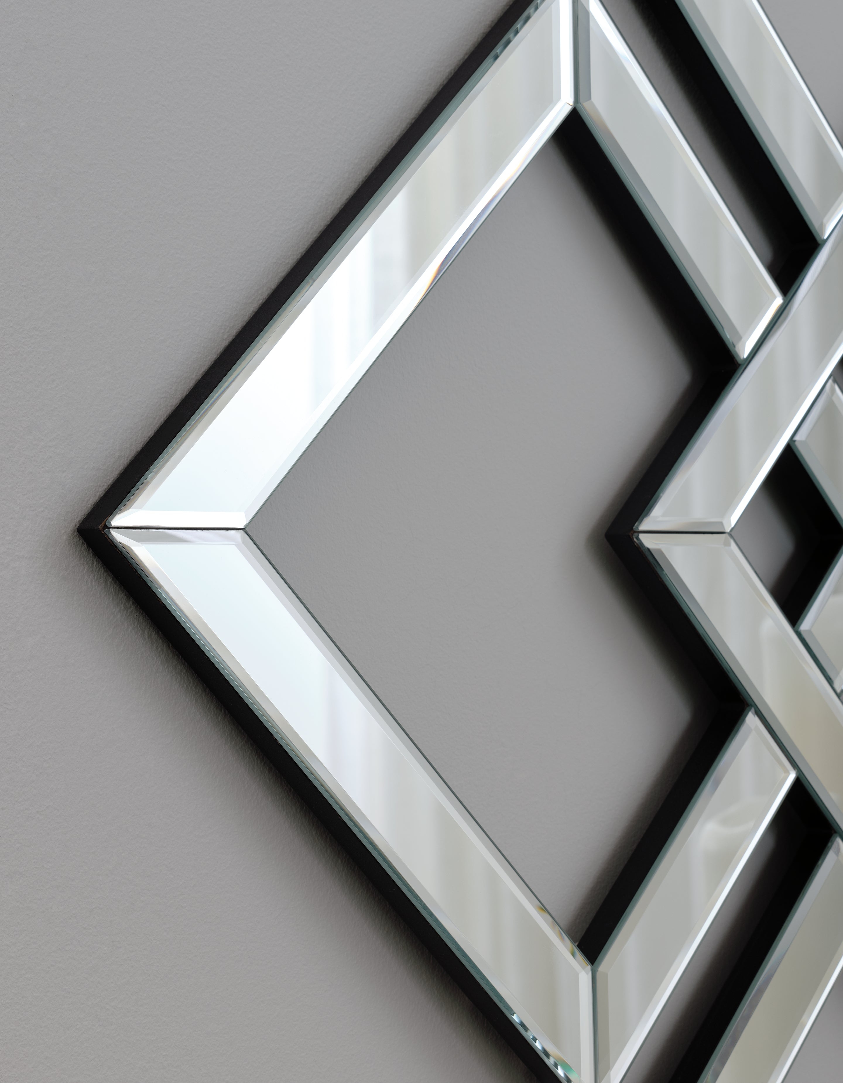 Furniture City Laplace - Ashley Furniture - Quinnley Mirror - Accent Mirror / Mirror - A8010207