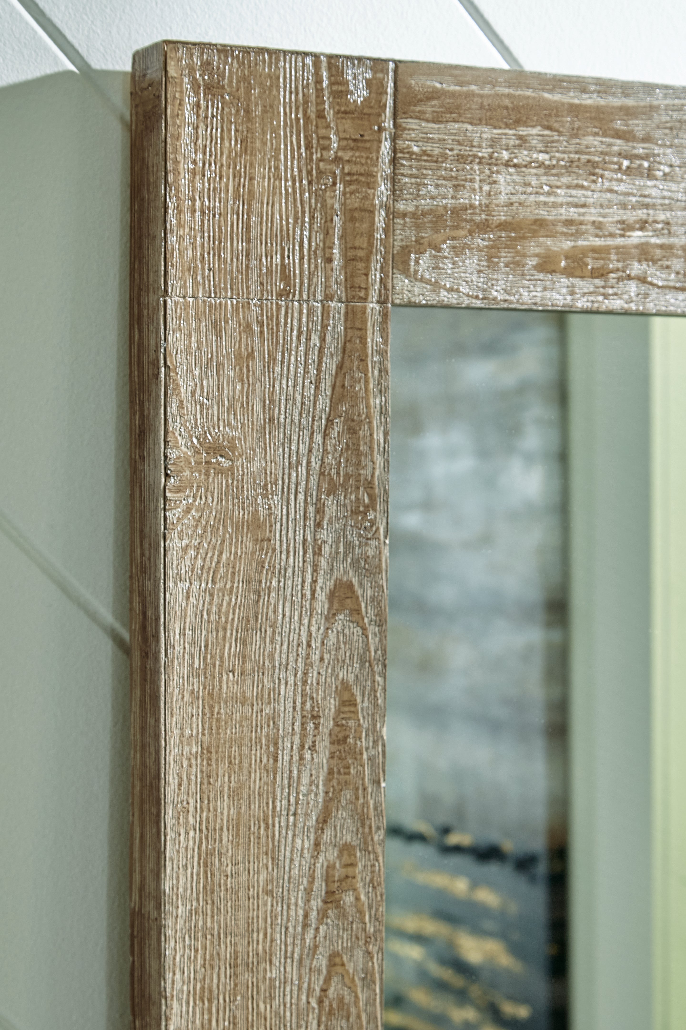 Furniture City Laplace - Ashley Furniture - Waltleigh Mirror - Floor Mirror / Distressed Brown - A8010278