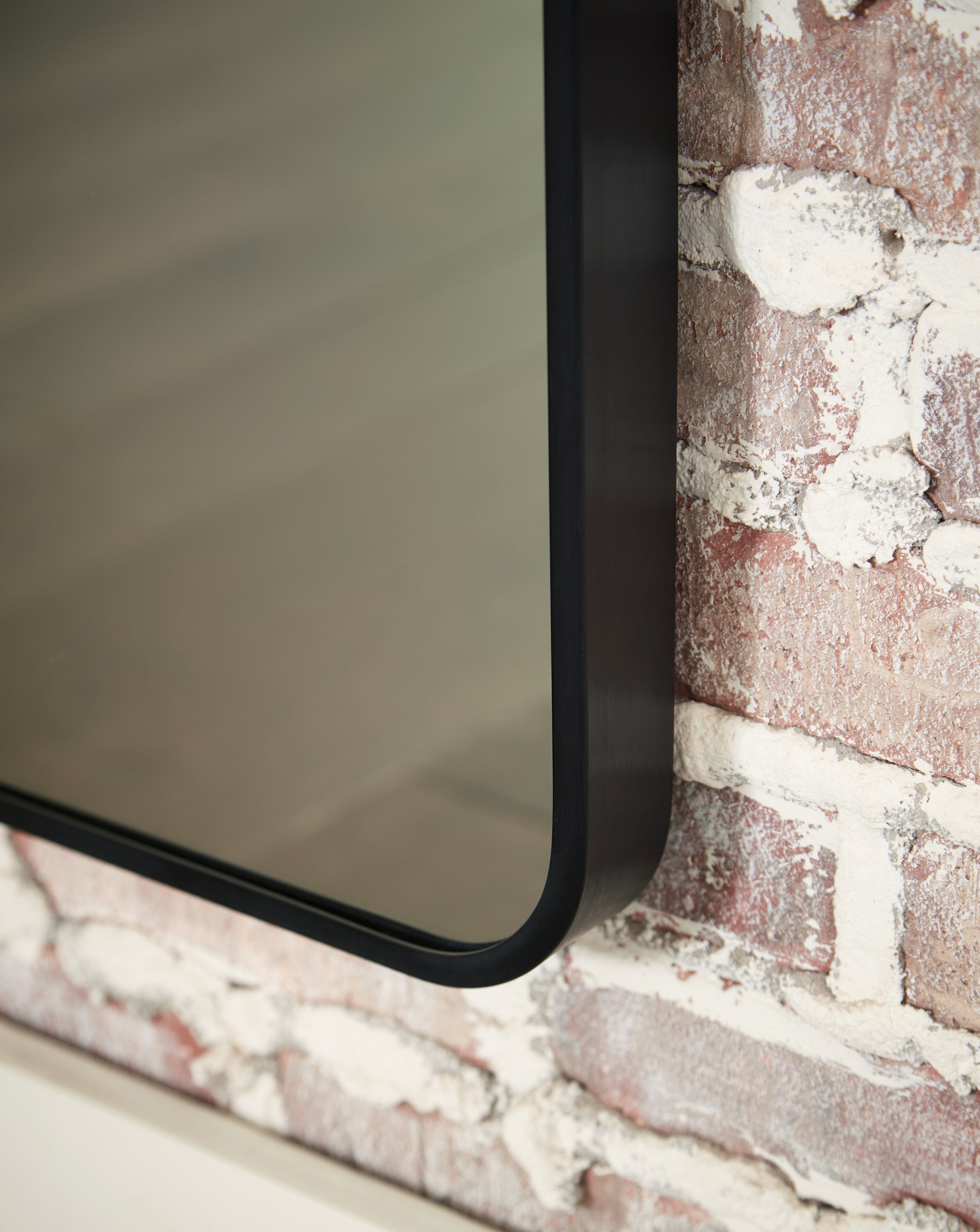 Furniture City Laplace - Ashley Furniture - Sethall Mirror - Floor Mirror - A8010307