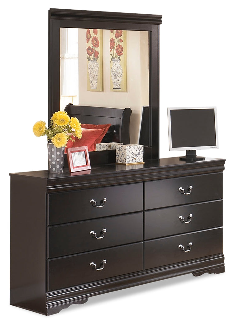 Furniture City Laplace - Ashley Furniture - Huey Vineyard Bedroom - Dresser and Mirror / Black - B128B1