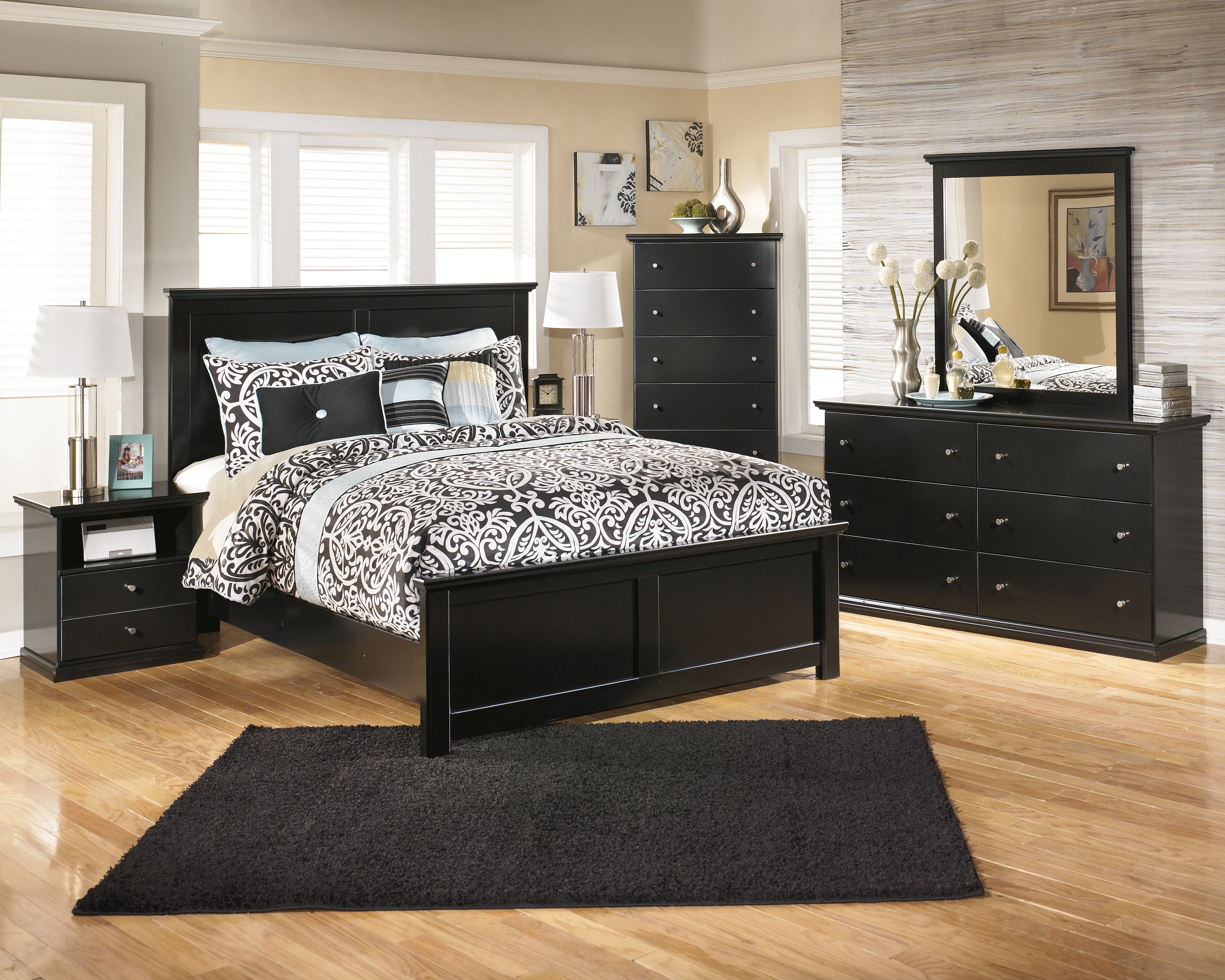Furniture City Laplace - Ashley Furniture - Maribel Bedroom - Five Drawer Chest - B138-46