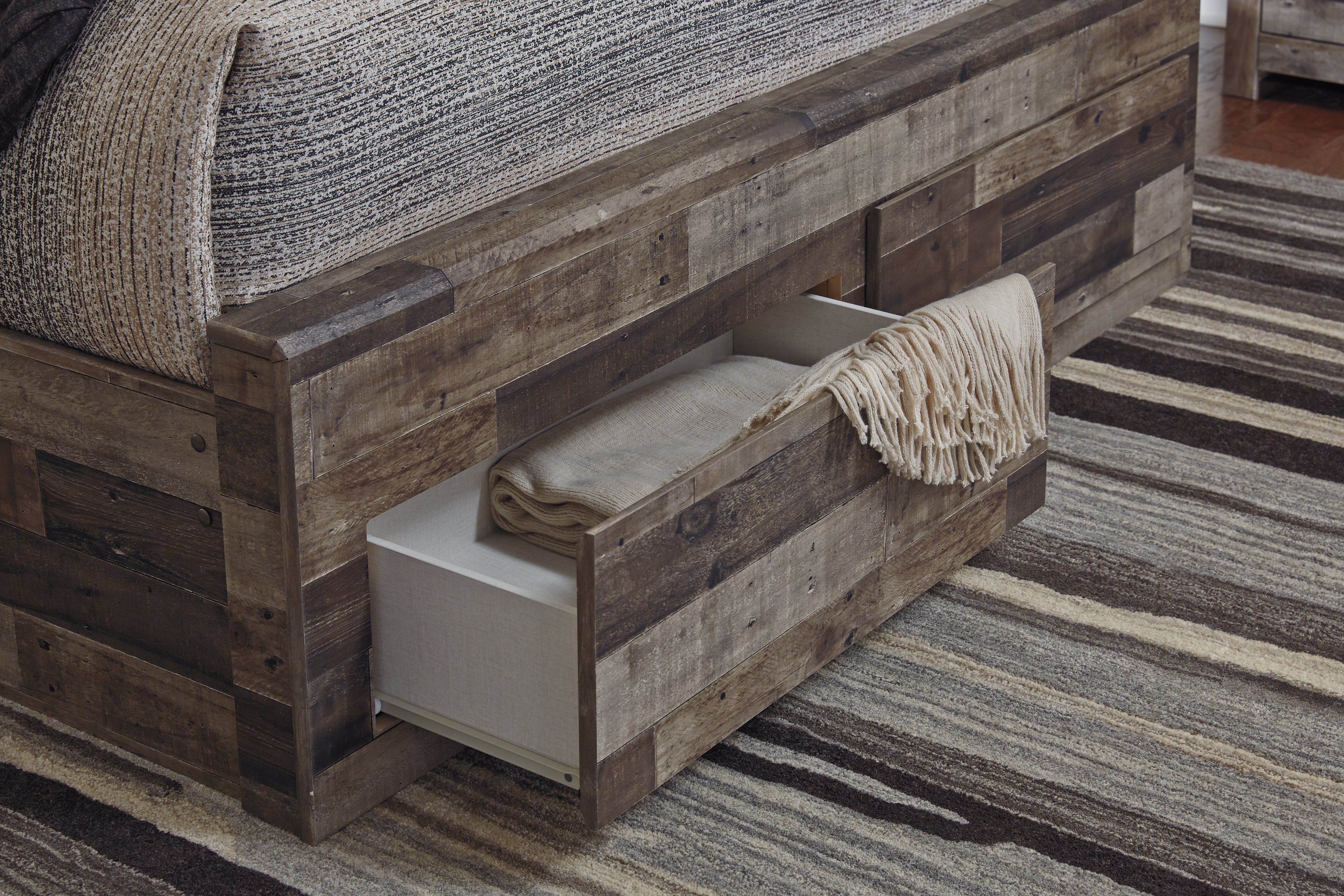 Furniture City Laplace - Ashley Furniture - Derekson Bedroom - Queen Panel Bed with 4 Storage Drawers / Multi Gray - B200B18