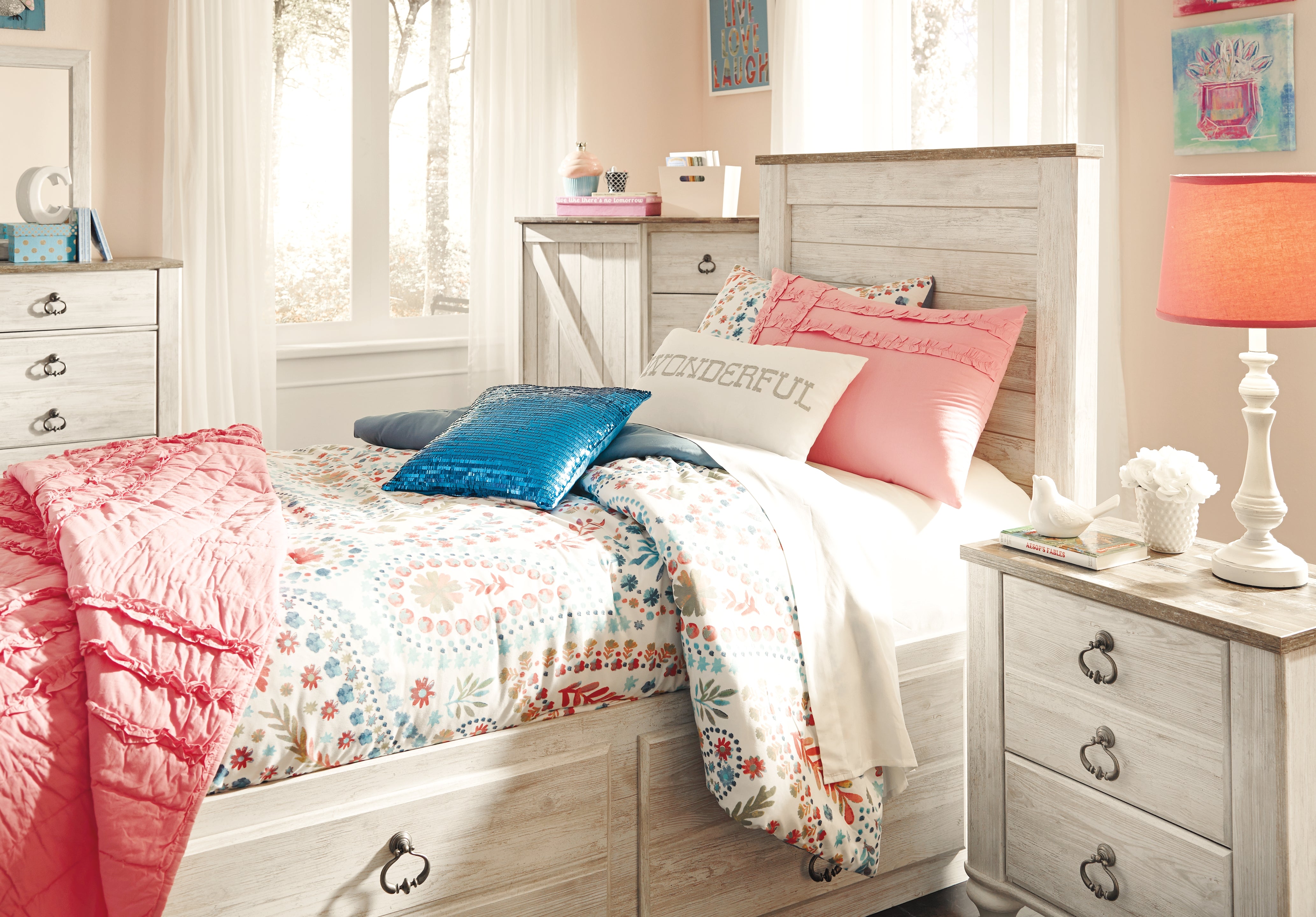 Furniture City Laplace - Ashley Furniture - Willowton Bedroom - Twin Panel Bed with 2 Storage Drawers / Whitewash - B267B21