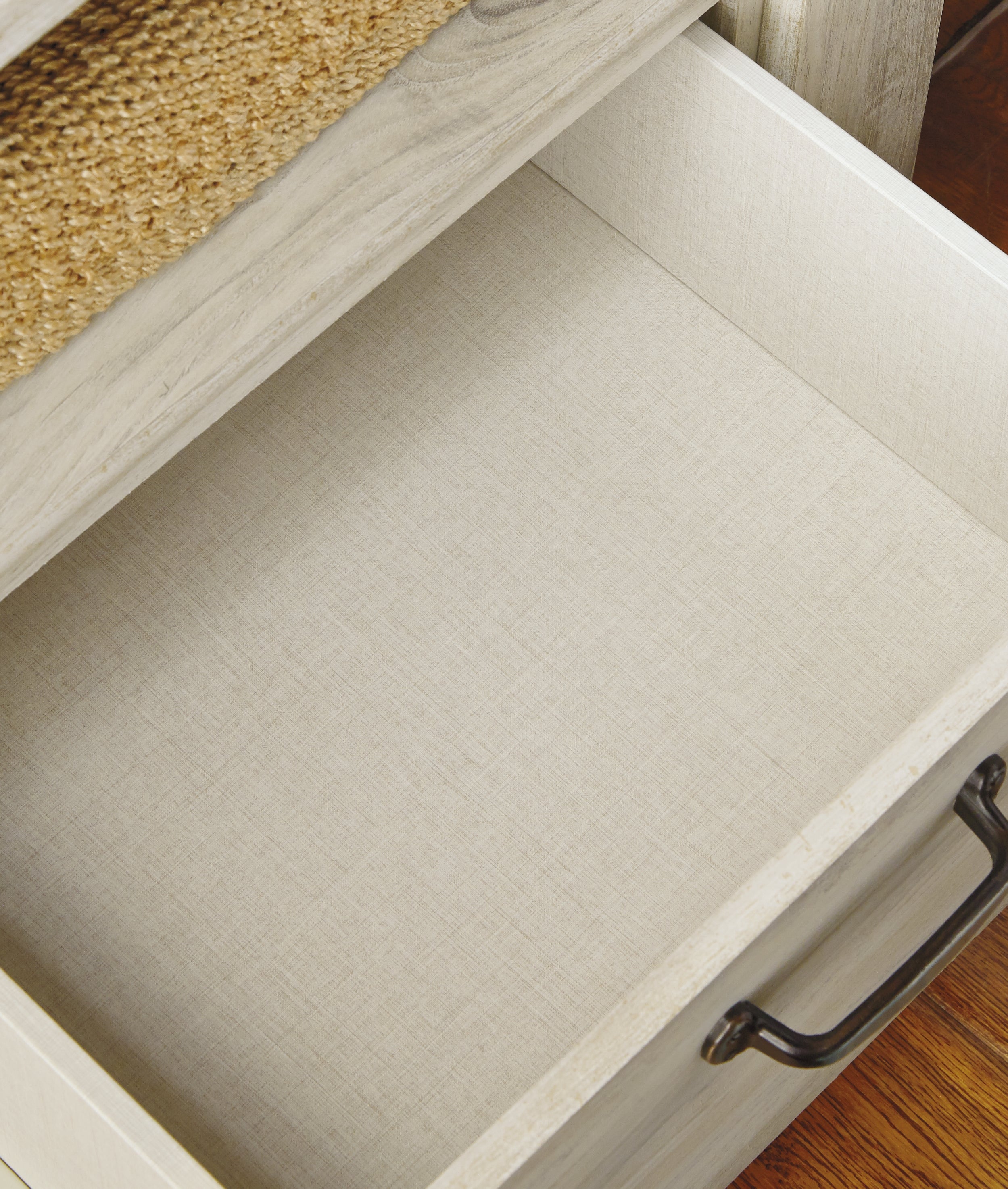 Furniture City Laplace - Ashley Furniture - Bellaby Bedroom - Five Drawer Chest / Whitewash - B331-46