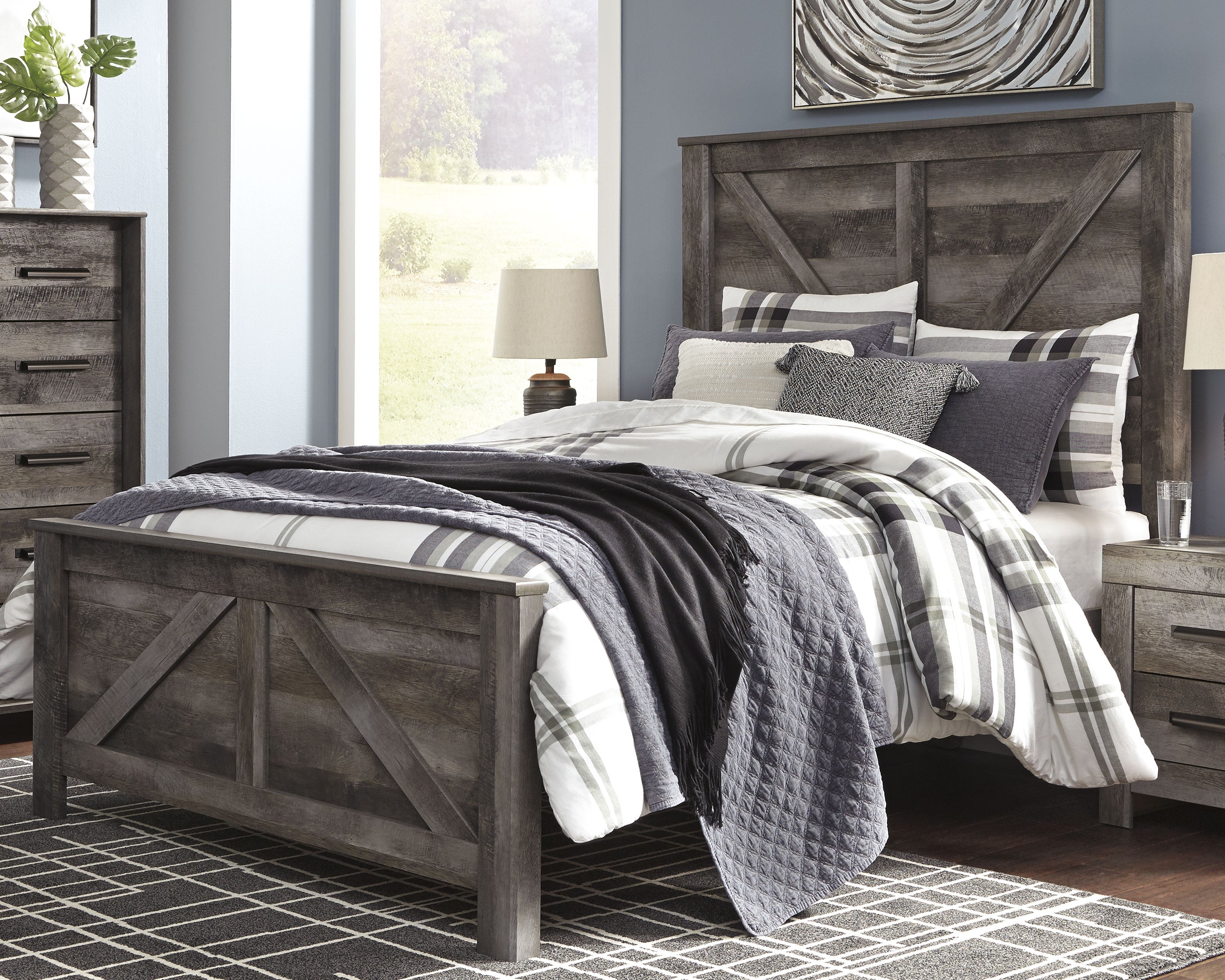 Furniture City Laplace - Ashley Furniture - Wynnlow Bedroom - Queen Crossbuck Panel Bed / Gray - B440B9