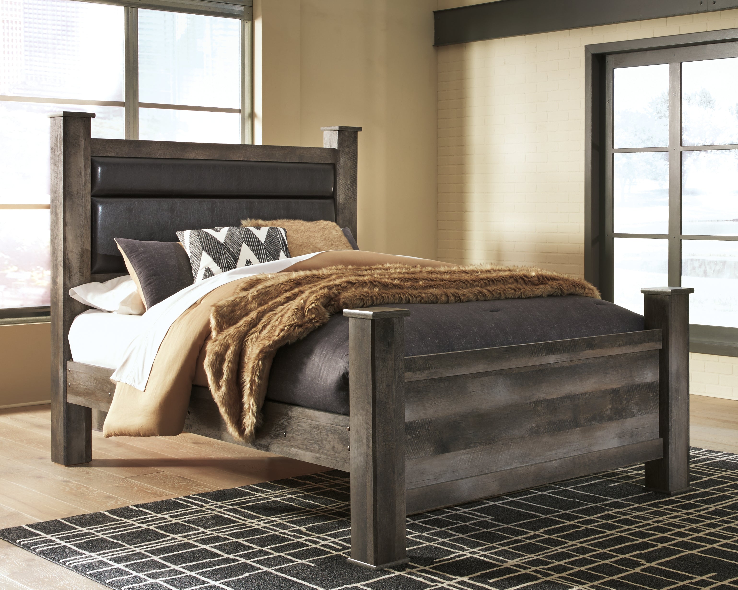 Furniture City Laplace - Ashley Furniture - Wynnlow Bedroom - Queen Upholstered Poster Bed - B440B7