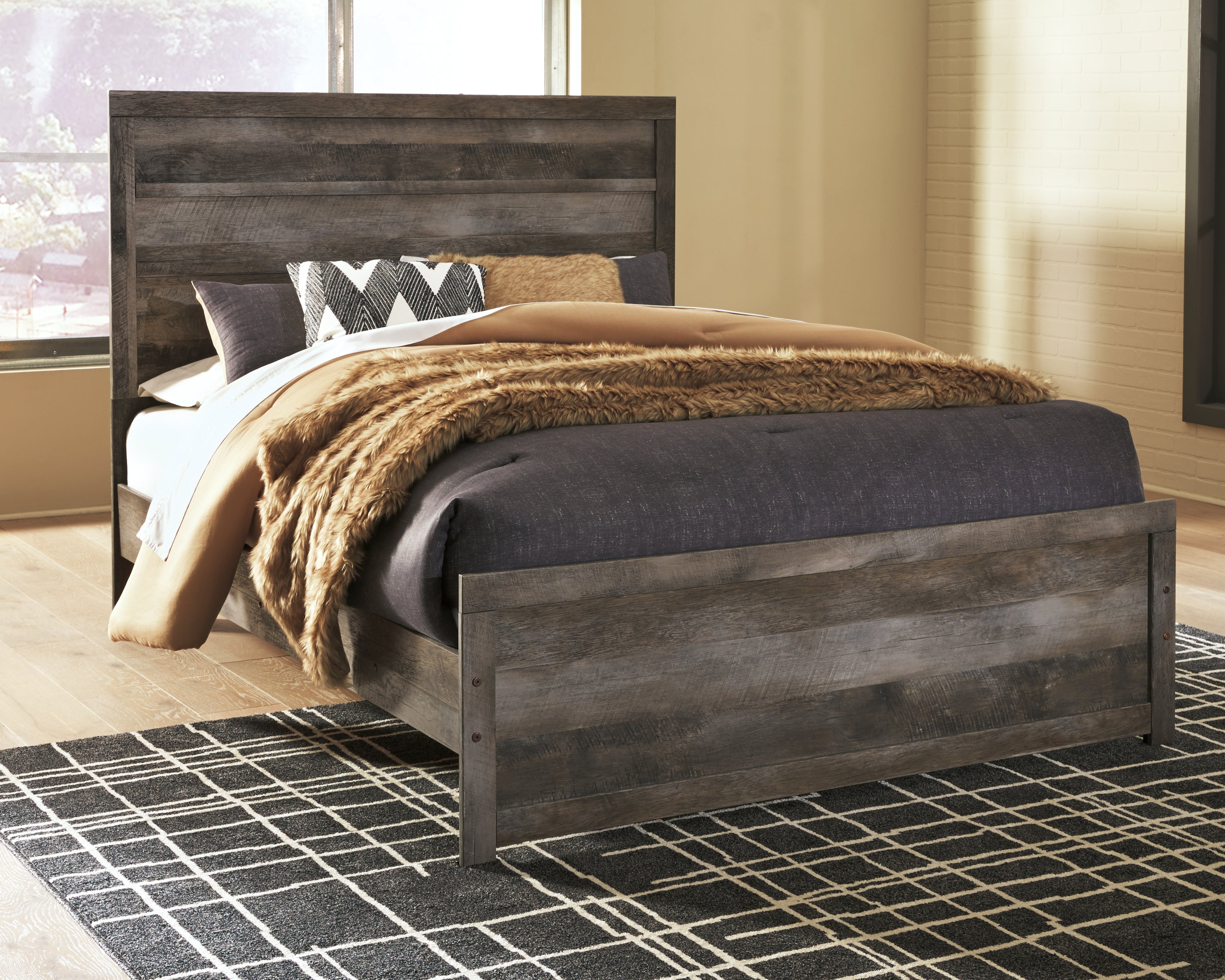 Furniture City Laplace - Ashley Furniture - Wynnlow Bedroom - Queen Panel Bed / Gray - B440B2