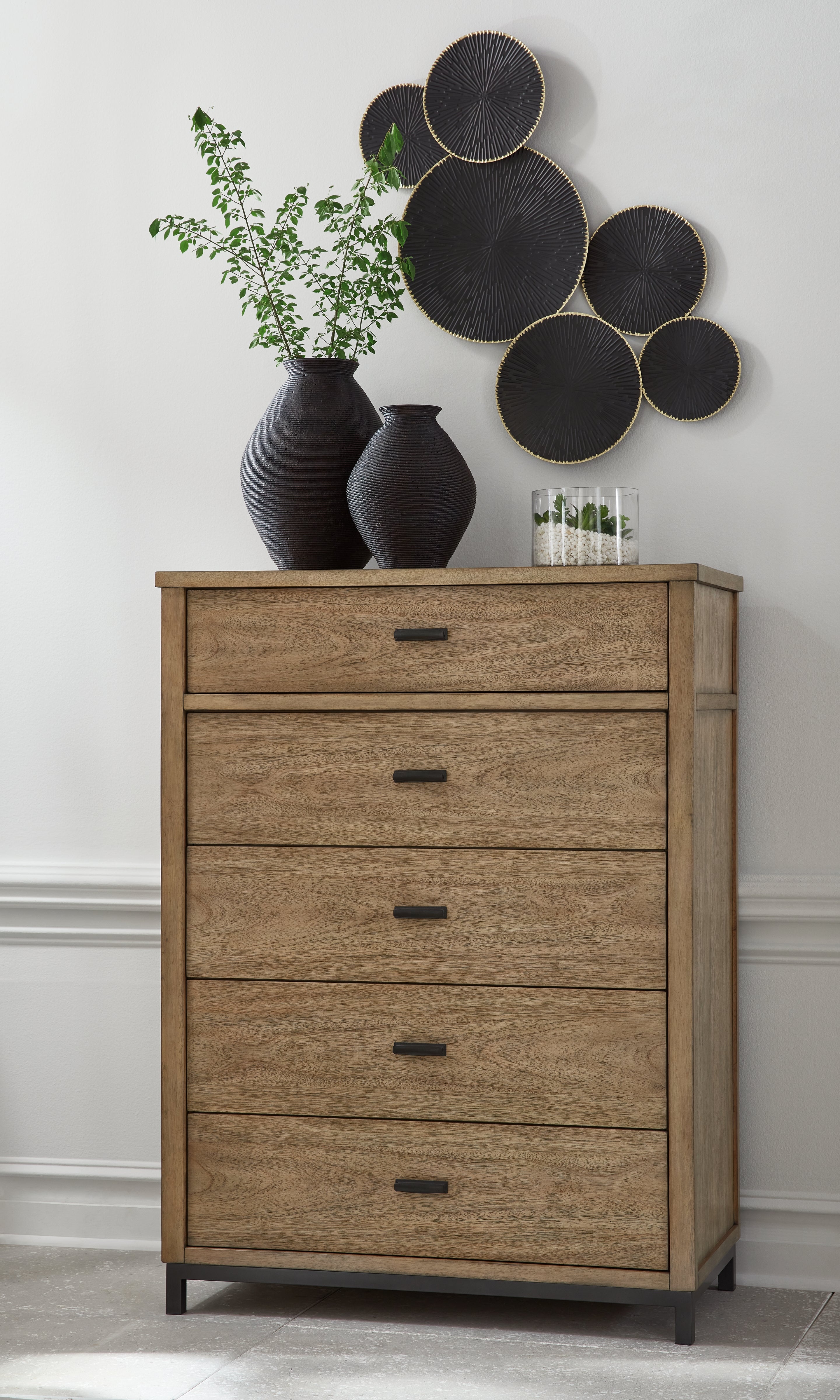 Furniture City Laplace - Ashley Furniture - Tomtyn Bedroom - Five Drawer Chest - B622-46