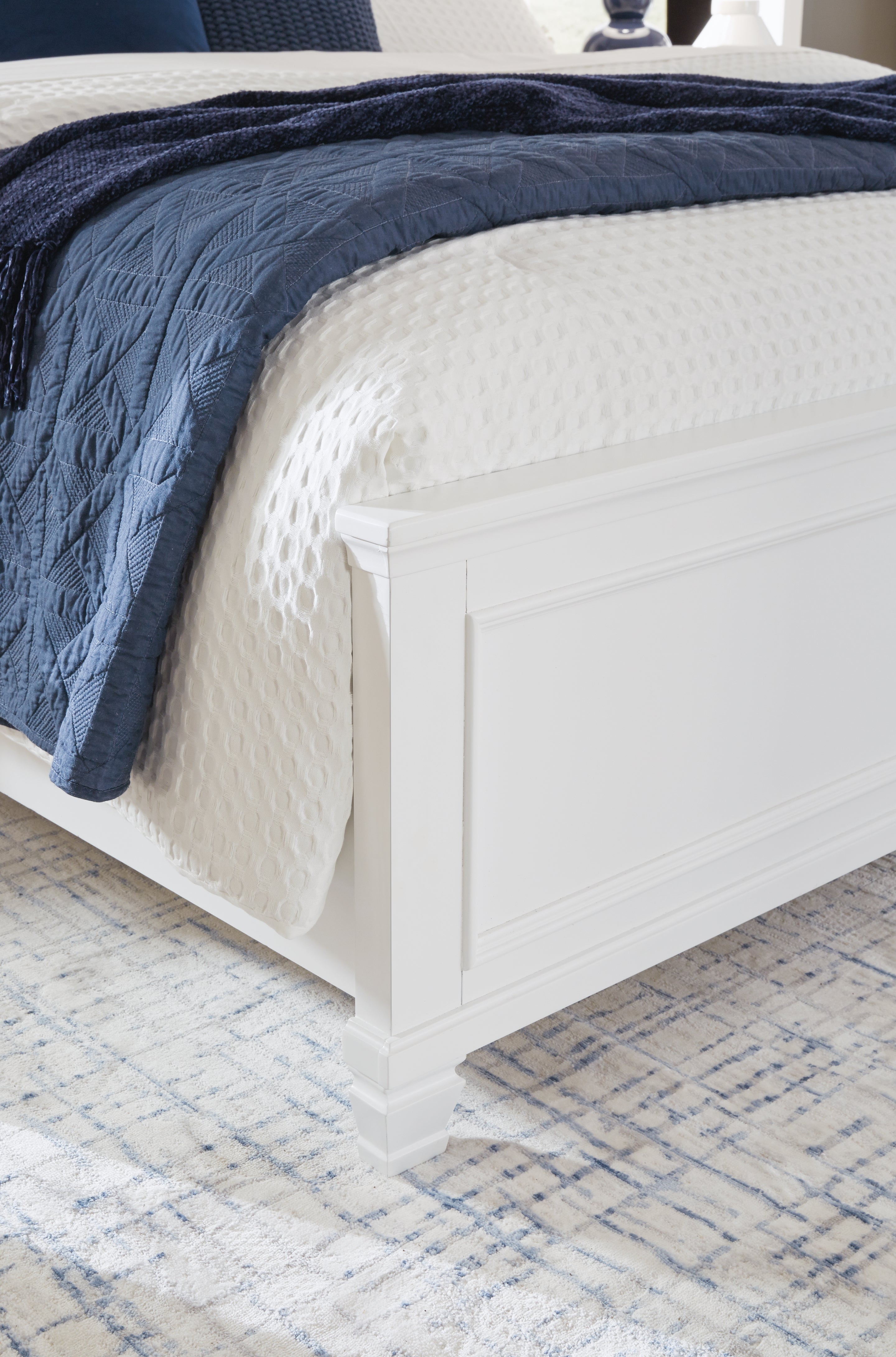 Furniture City Laplace - Ashley Furniture - Fortman Bedroom - King Panel Bed / White - B680B4