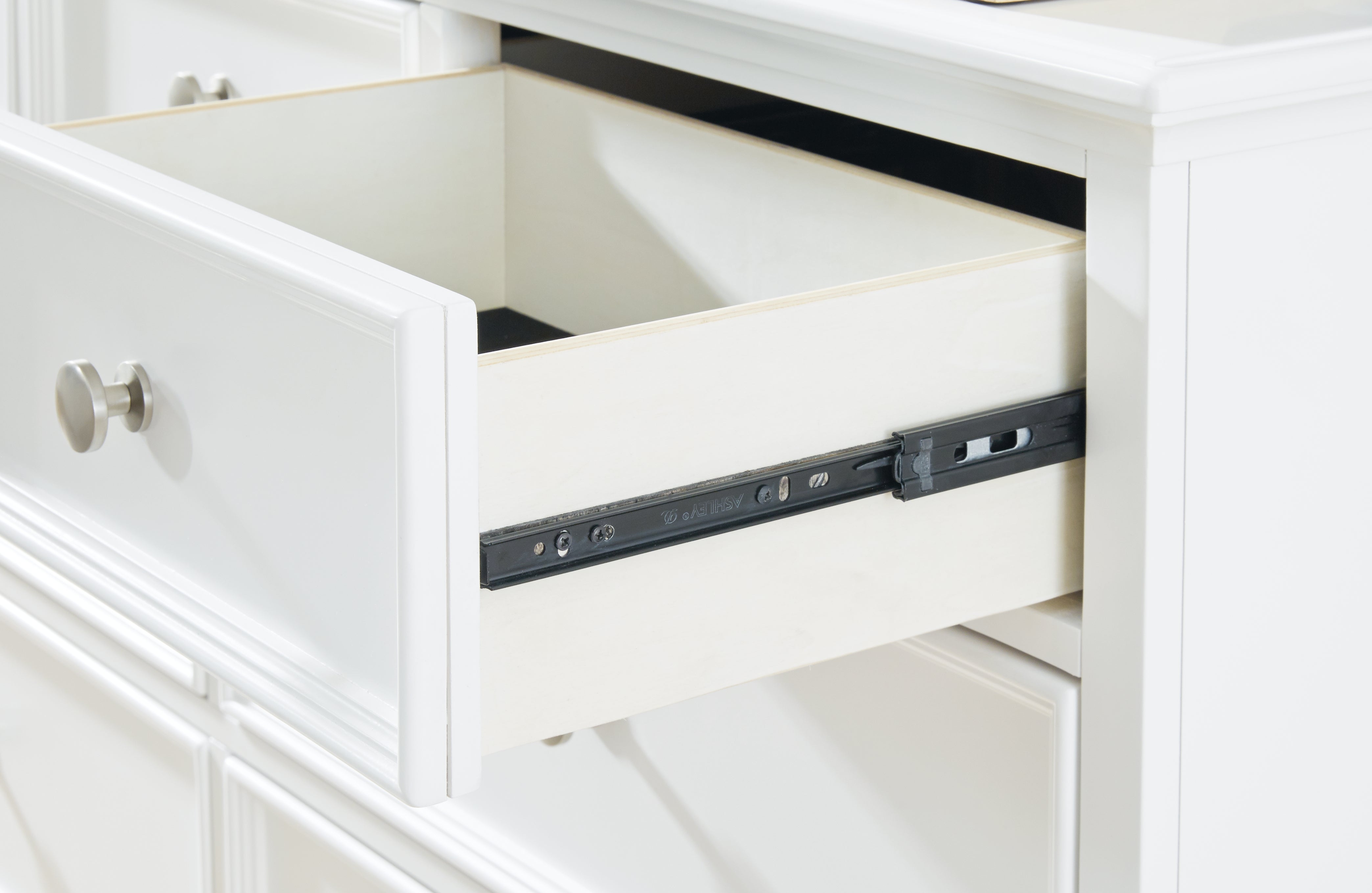 Furniture City Laplace - Ashley Furniture - Fortman Bedroom - Dresser / White - B680-31