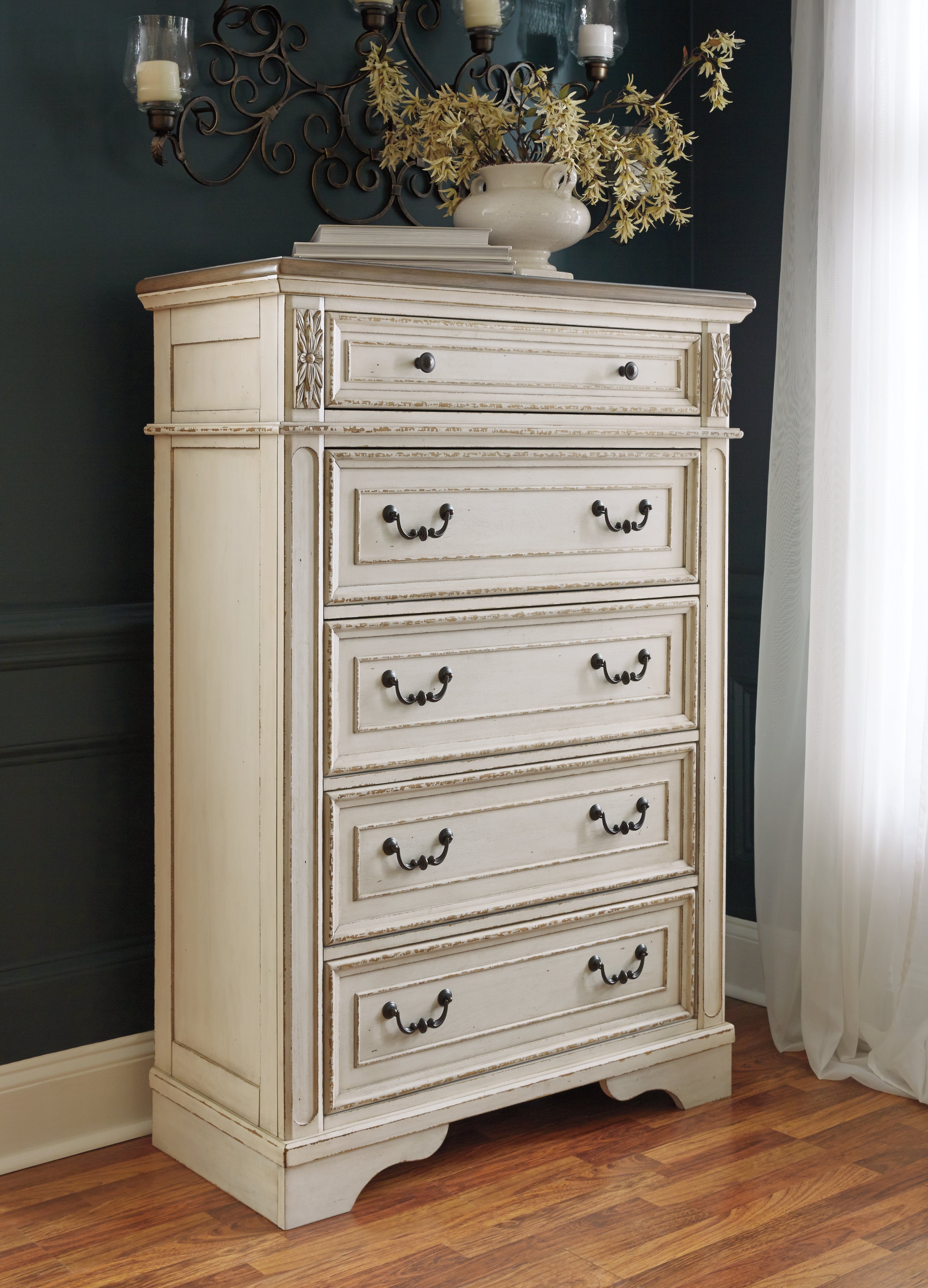Furniture City Laplace - Ashley Furniture - Realyn Bedroom - Five Drawer Chest / Two-tone - B743-46