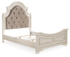 Furniture City Laplace - Ashley Furniture - Realyn Bedroom - California King Upholstered Storage Bed / Two-tone - B743B21