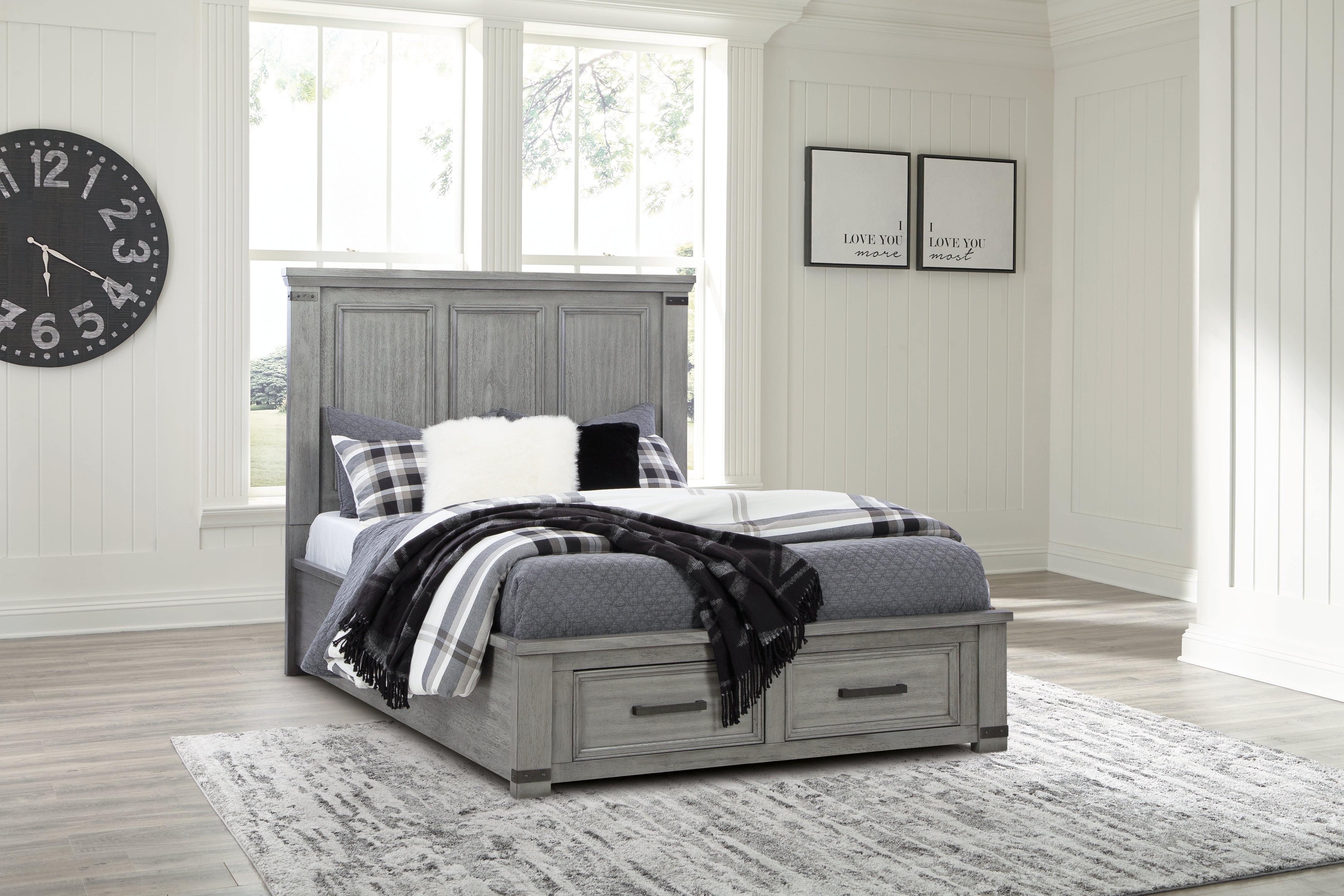 Furniture City Laplace - Ashley Furniture - Russelyn Bedroom - Queen Storage Bed / Gray - B772B3