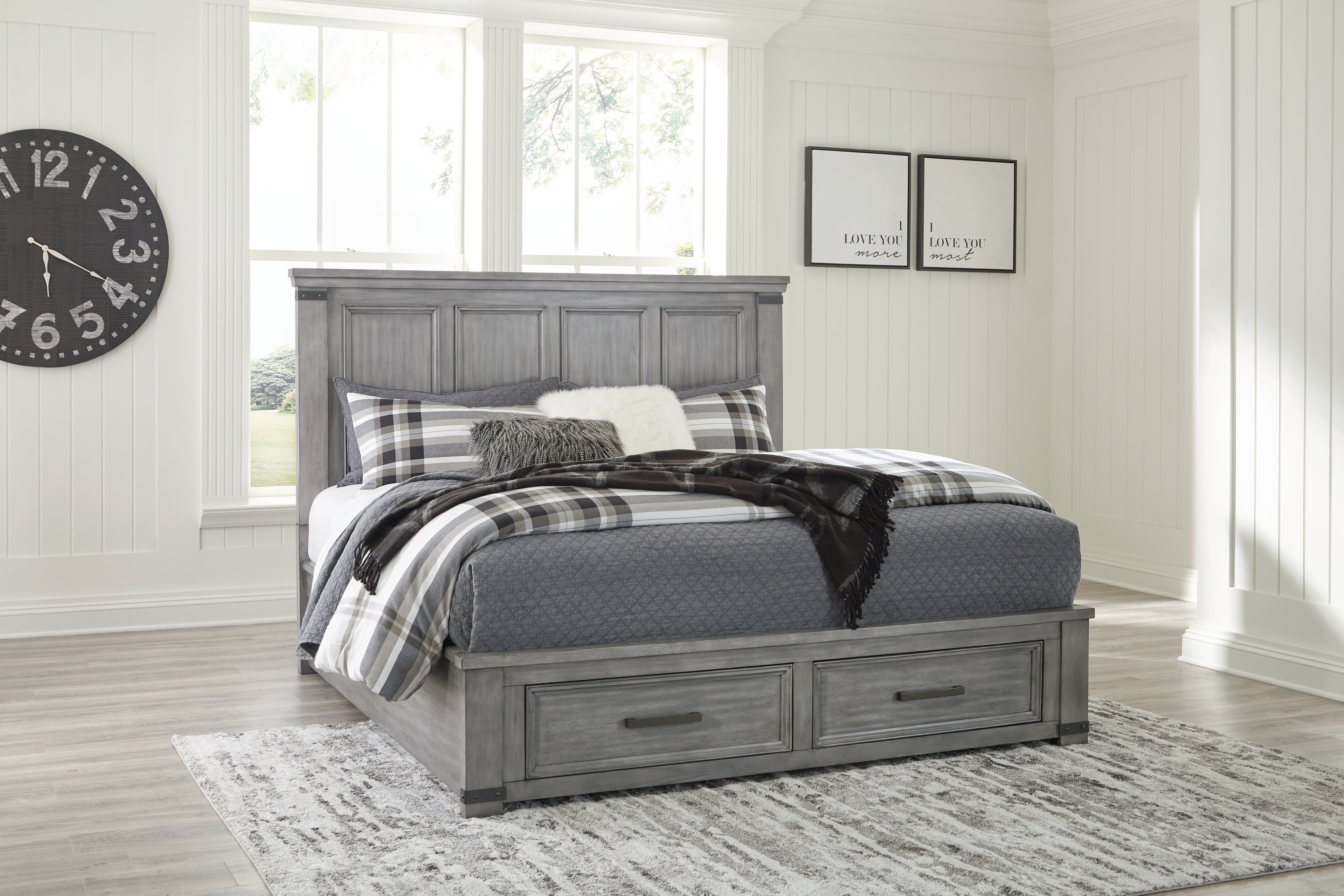 Furniture City Laplace - Ashley Furniture - Russelyn Bedroom - California King Storage Bed / Gray - B772B9