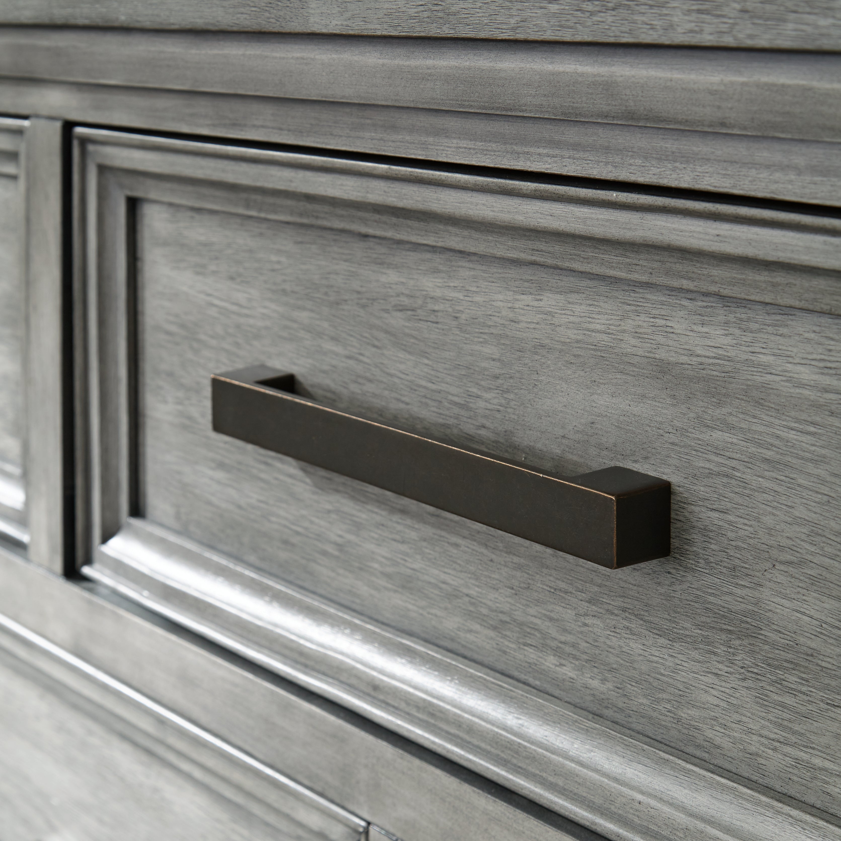 Furniture City Laplace - Ashley Furniture - Russelyn Bedroom - Dresser / Gray - B772-31