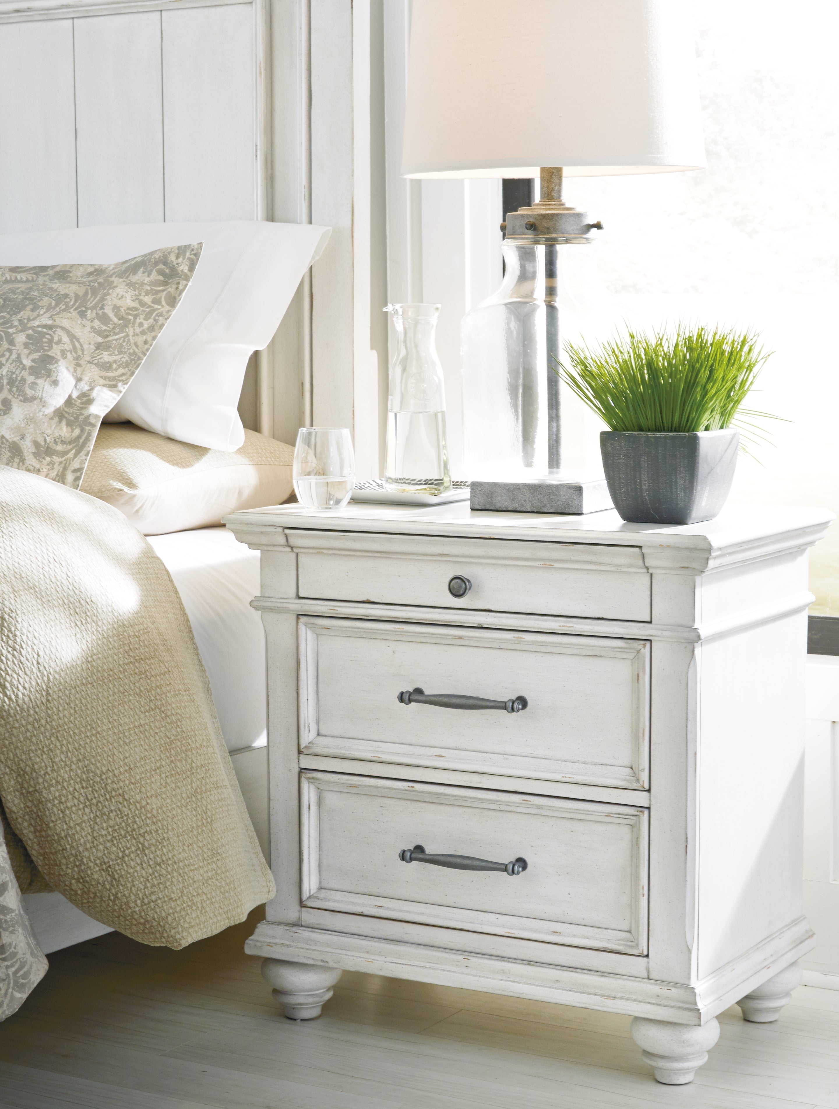Furniture City Laplace - Ashley Furniture - Kanwyn Bedroom - Three Drawer Night Stand / Whitewash - B777-93