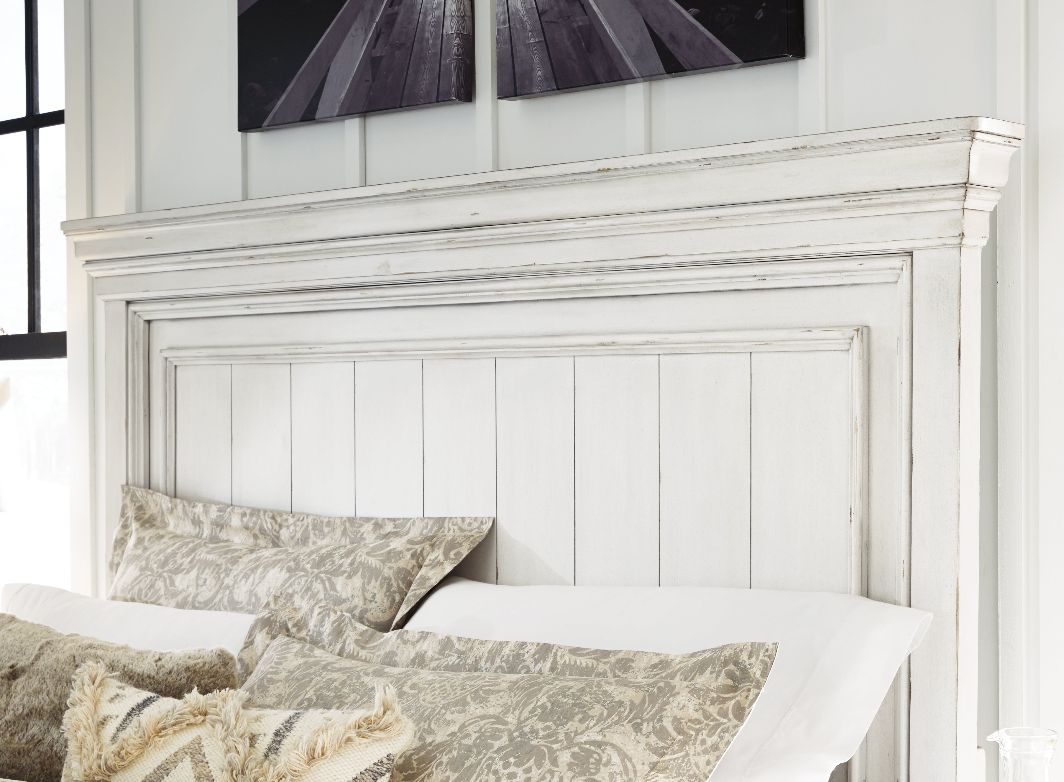 Furniture City Laplace - Ashley Furniture - Kanwyn Bedroom - California King Panel Bed with Storage Bench / Whitewash - B777B12