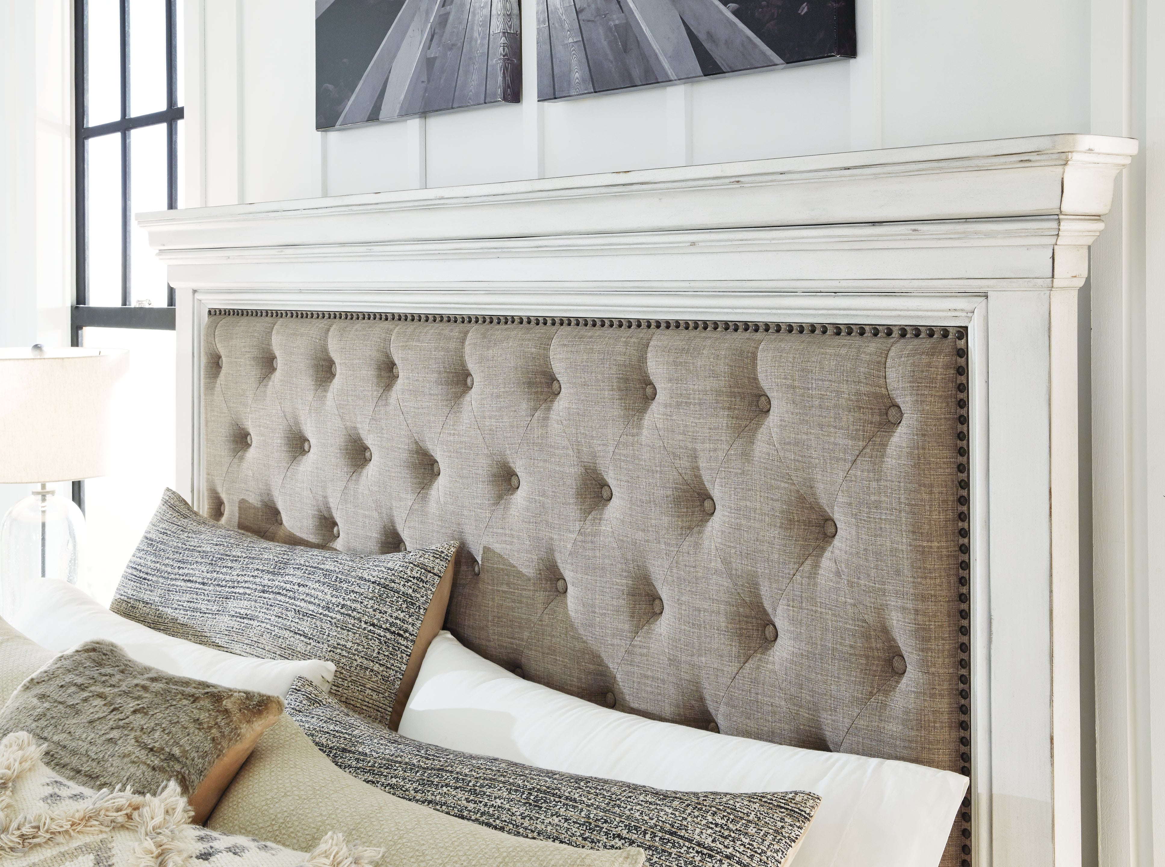 Furniture City Laplace - Ashley Furniture - Kanwyn Bedroom - King Panel Bed / Whitewash - B777B10
